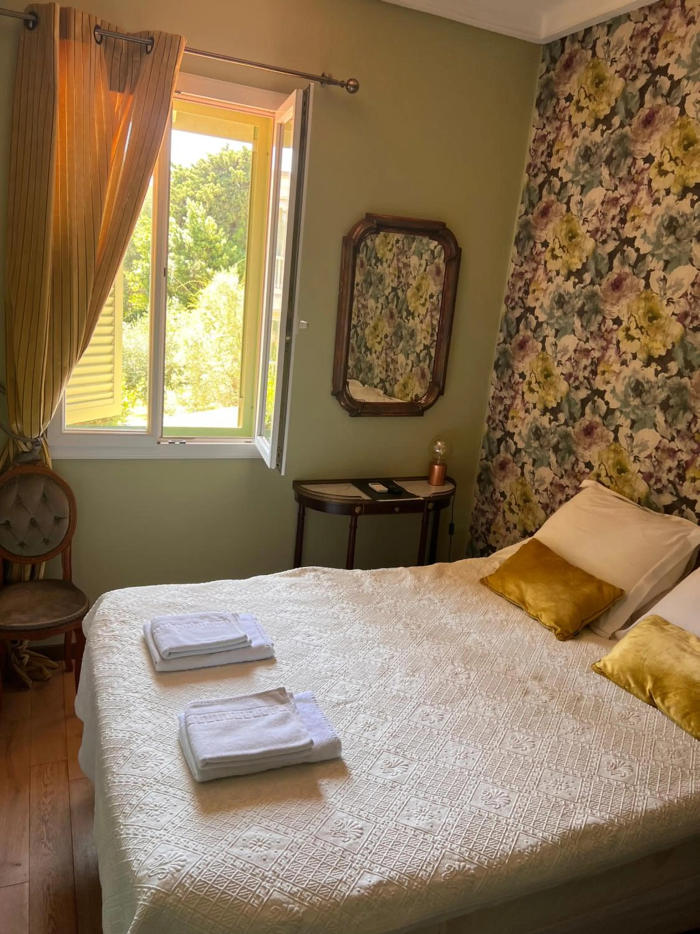 Bedroom, Bed in Hotel Le Ponteil
