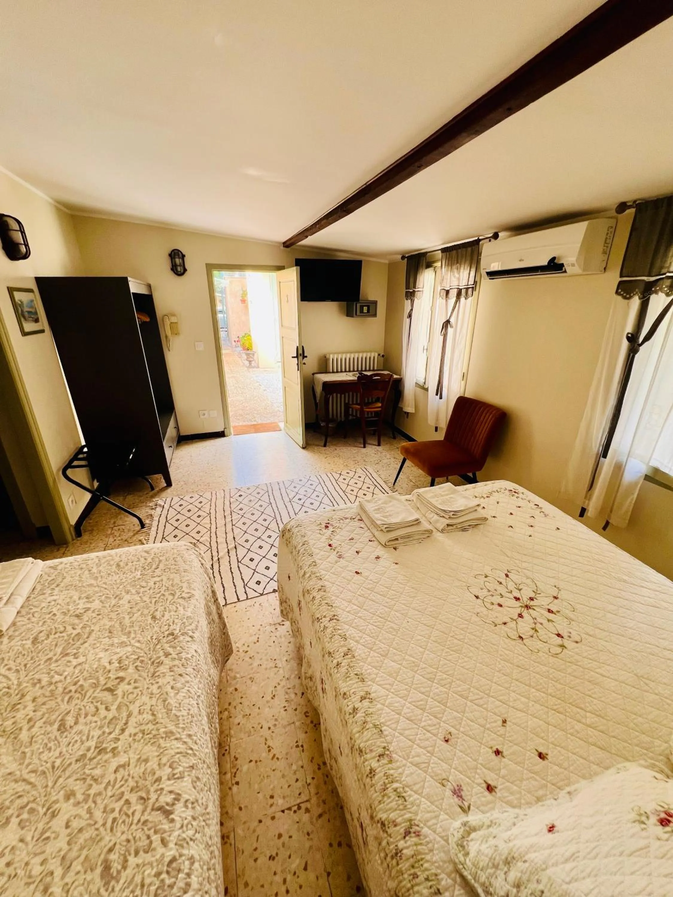 Photo of the whole room, Bed in Hotel Le Ponteil