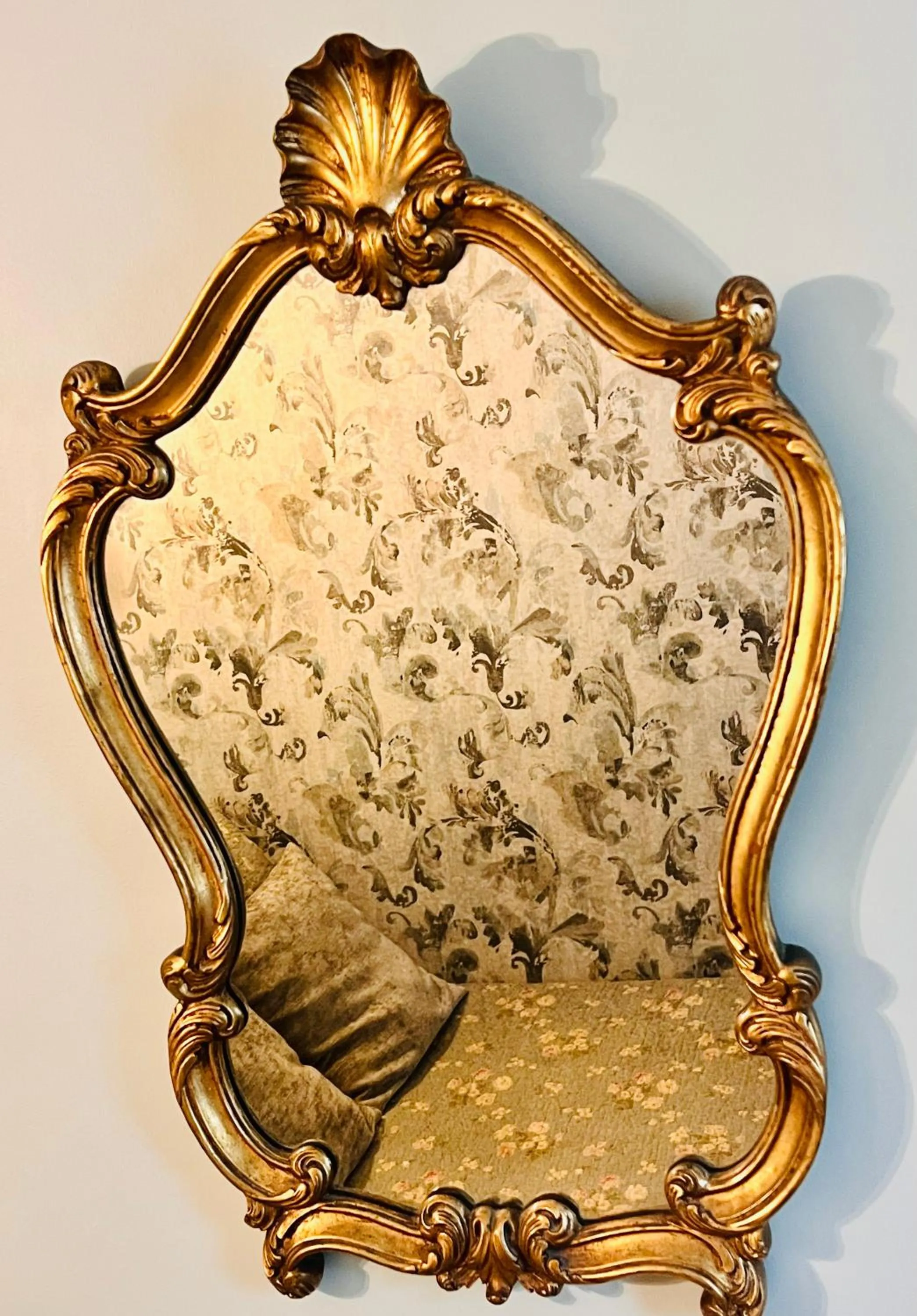 Decorative detail in Hotel Le Ponteil