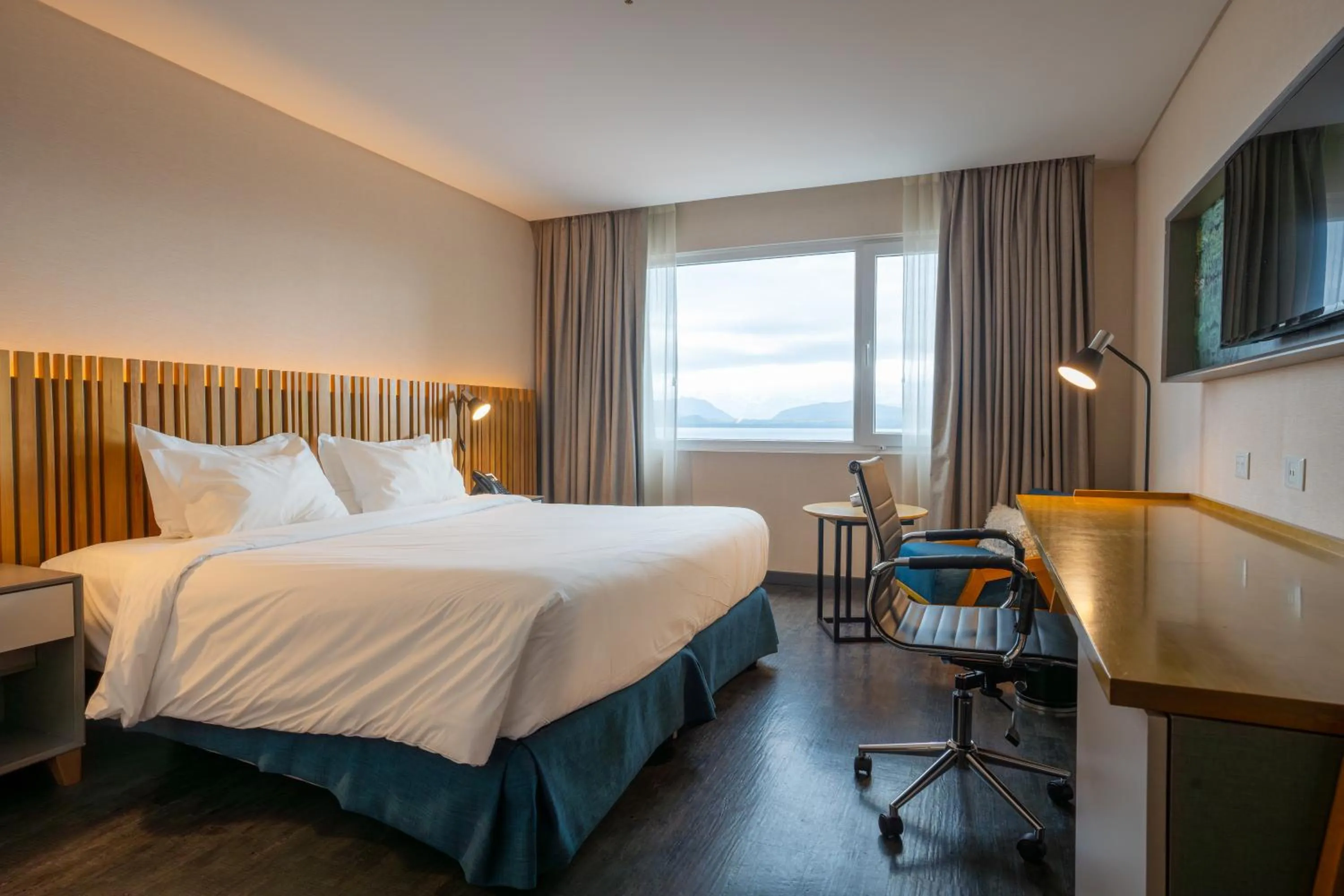 Bed in Hampton By Hilton Bariloche