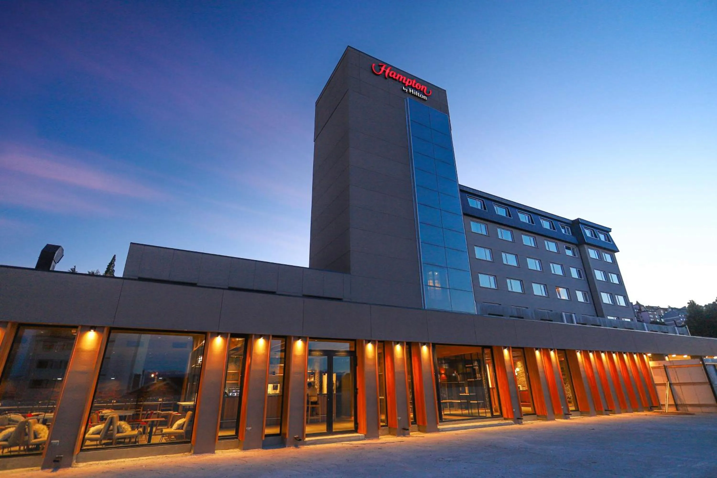 Property building in Hampton By Hilton Bariloche
