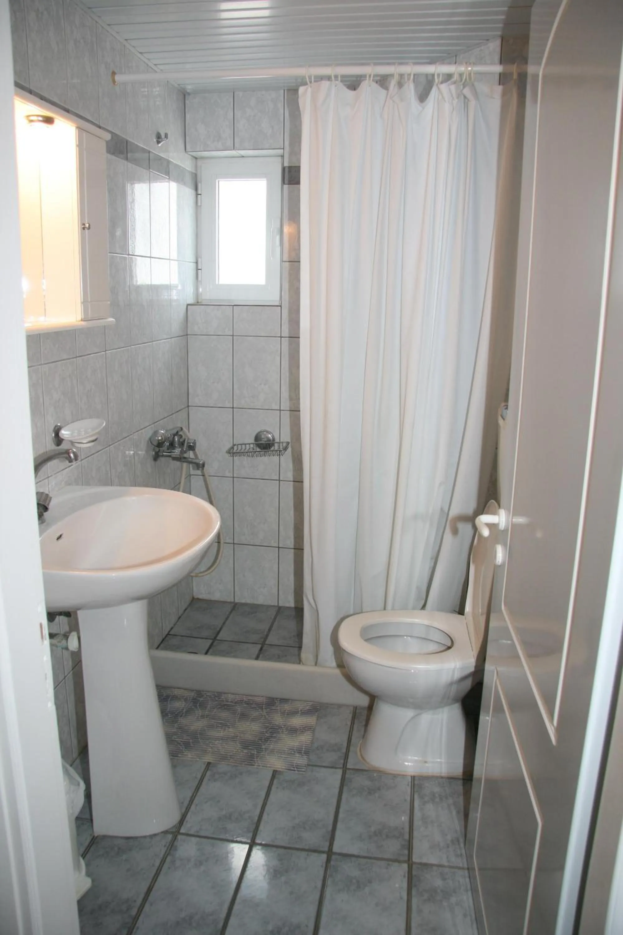 Bathroom in Litsa Mare Apartments