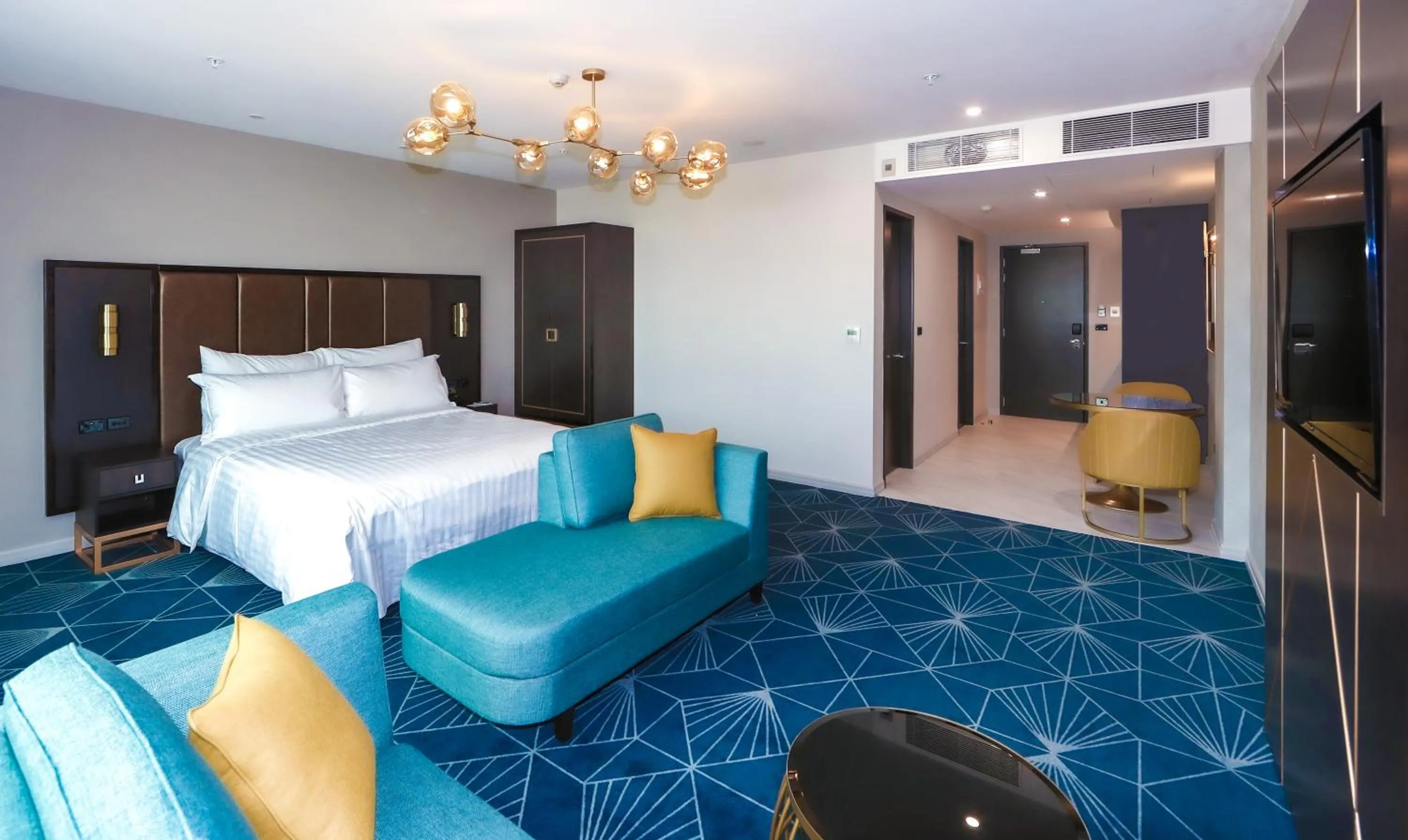 Photo of the whole room, Bed in Swiss-Belhotel Napier