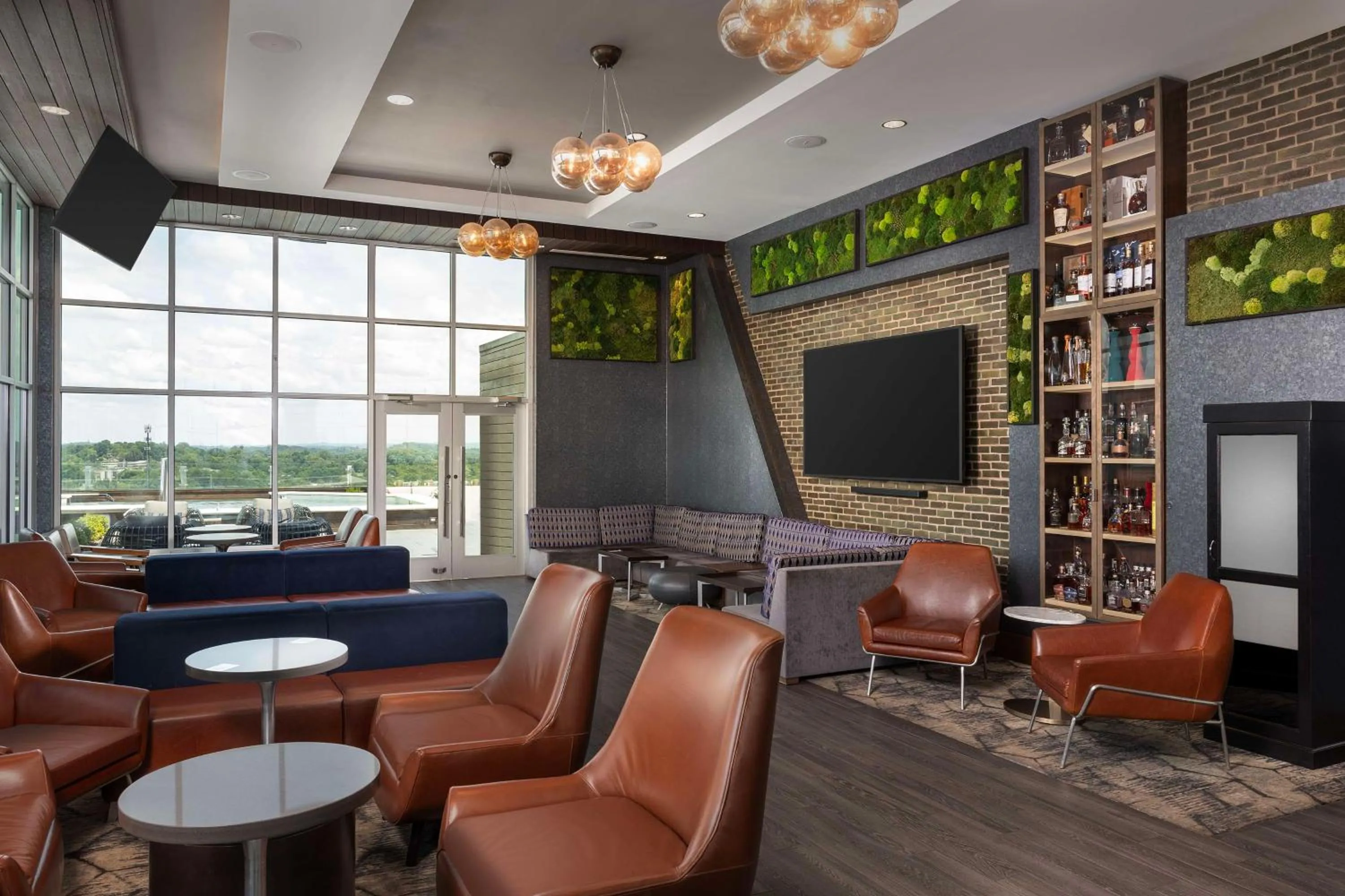 Lounge or bar in Embassy Suites By Hilton Knoxville Downtown