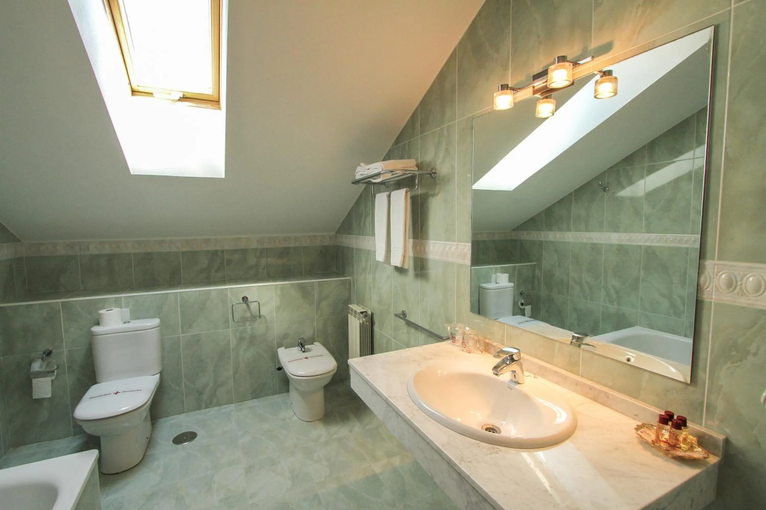 Bathroom in Hotel Verdemar