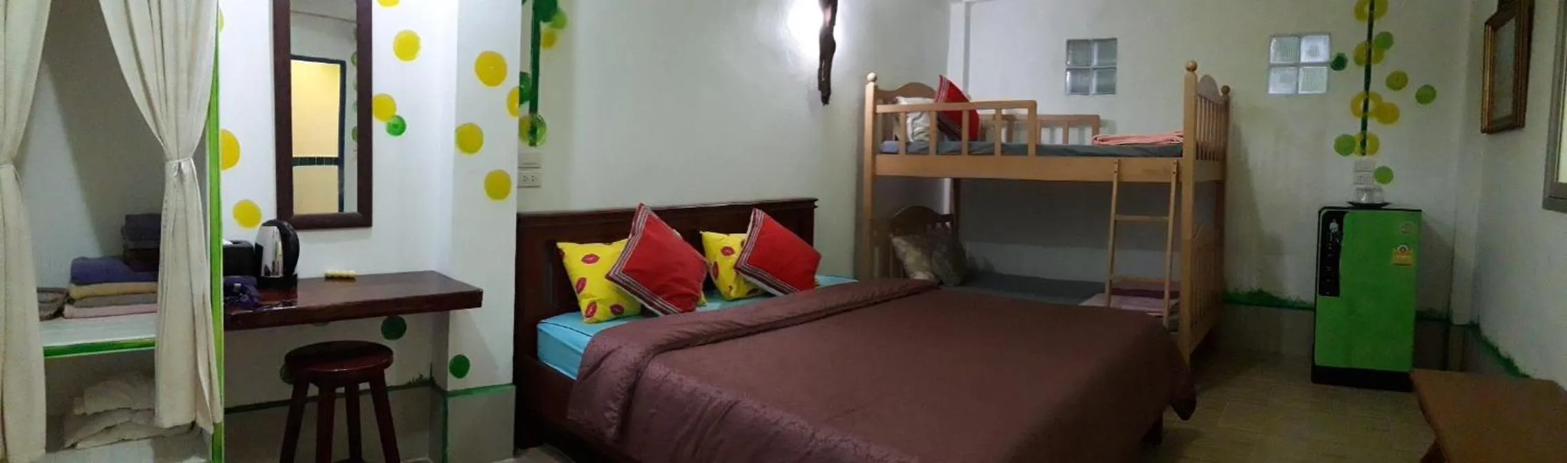 Bed in Banthorphan Resort