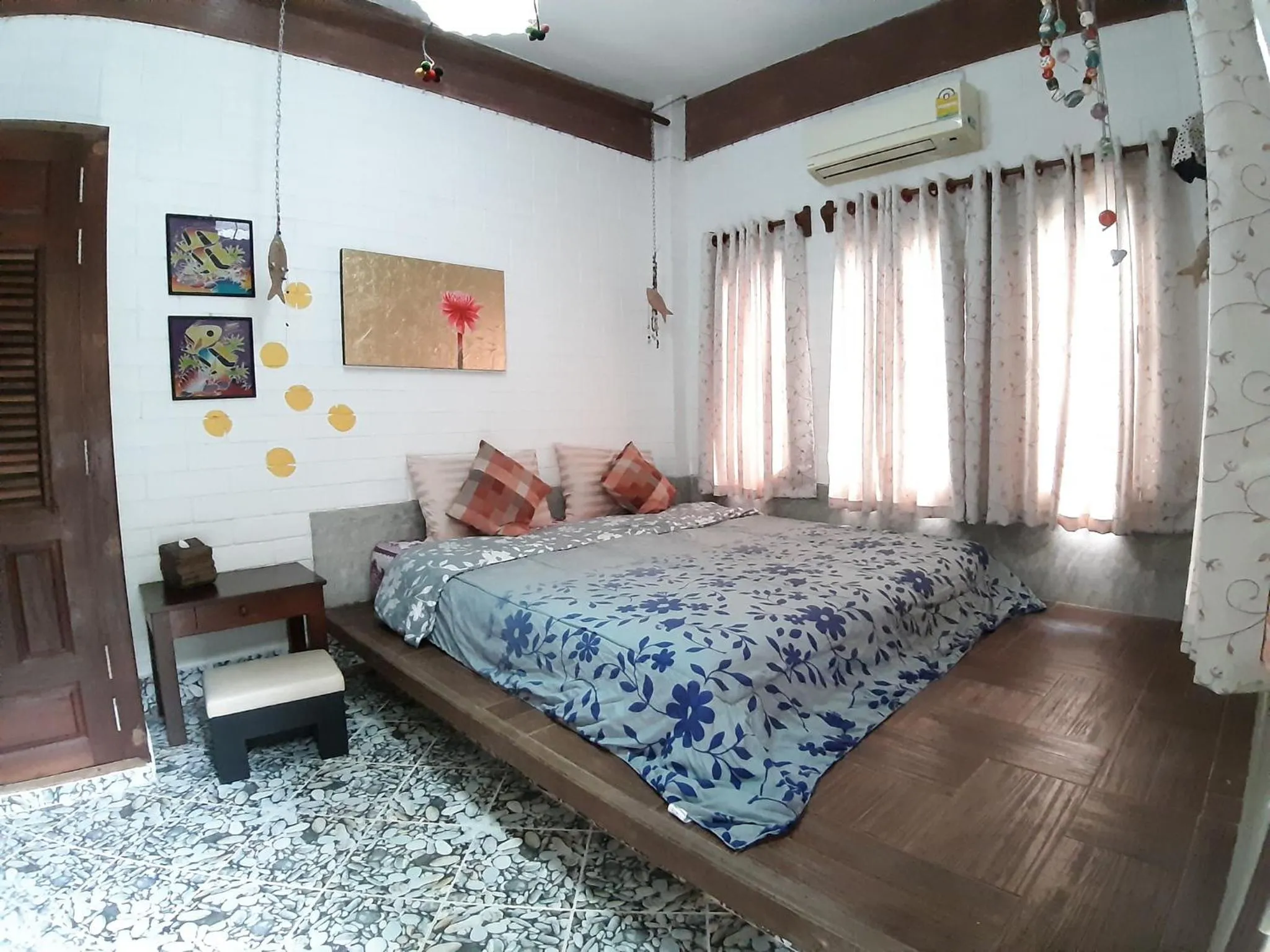 Bed in Banthorphan Resort