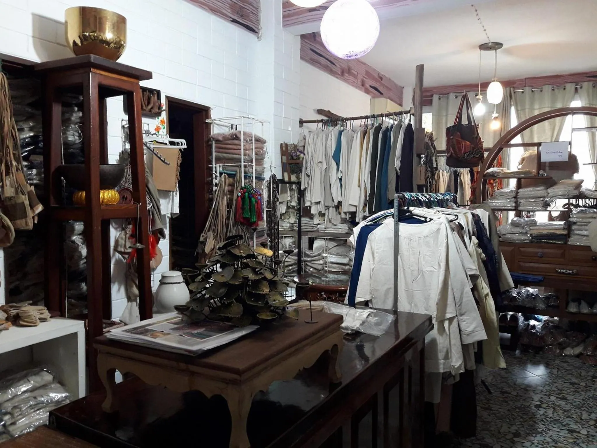 On-site shops in Banthorphan Resort