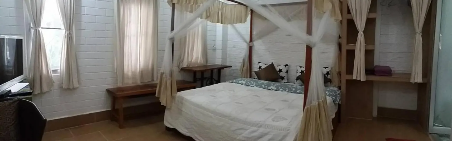 Bed in Banthorphan Resort