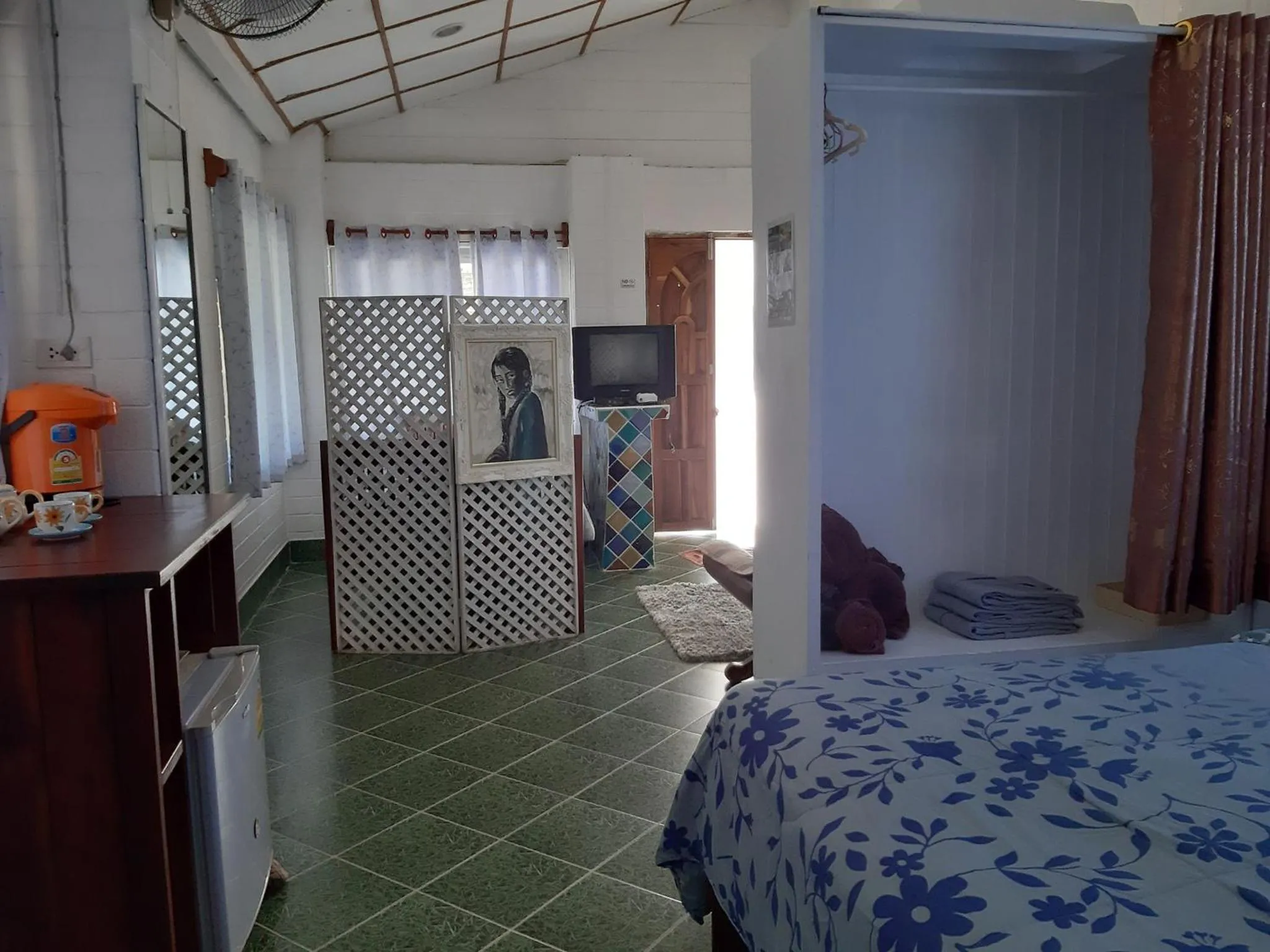 Bed in Banthorphan Resort