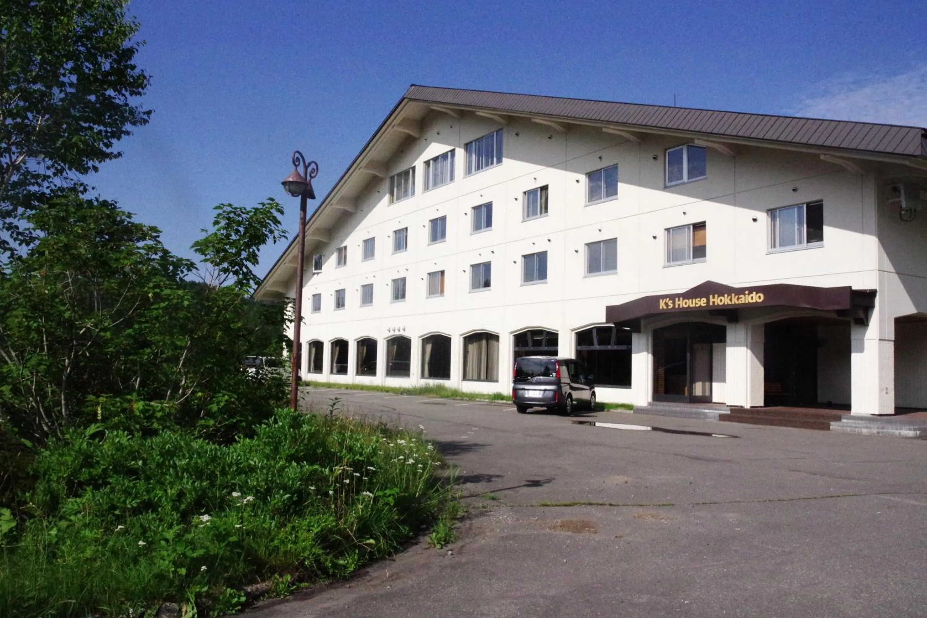 Property building in K's House Hokkaido - Asahidake Onsen Hostel