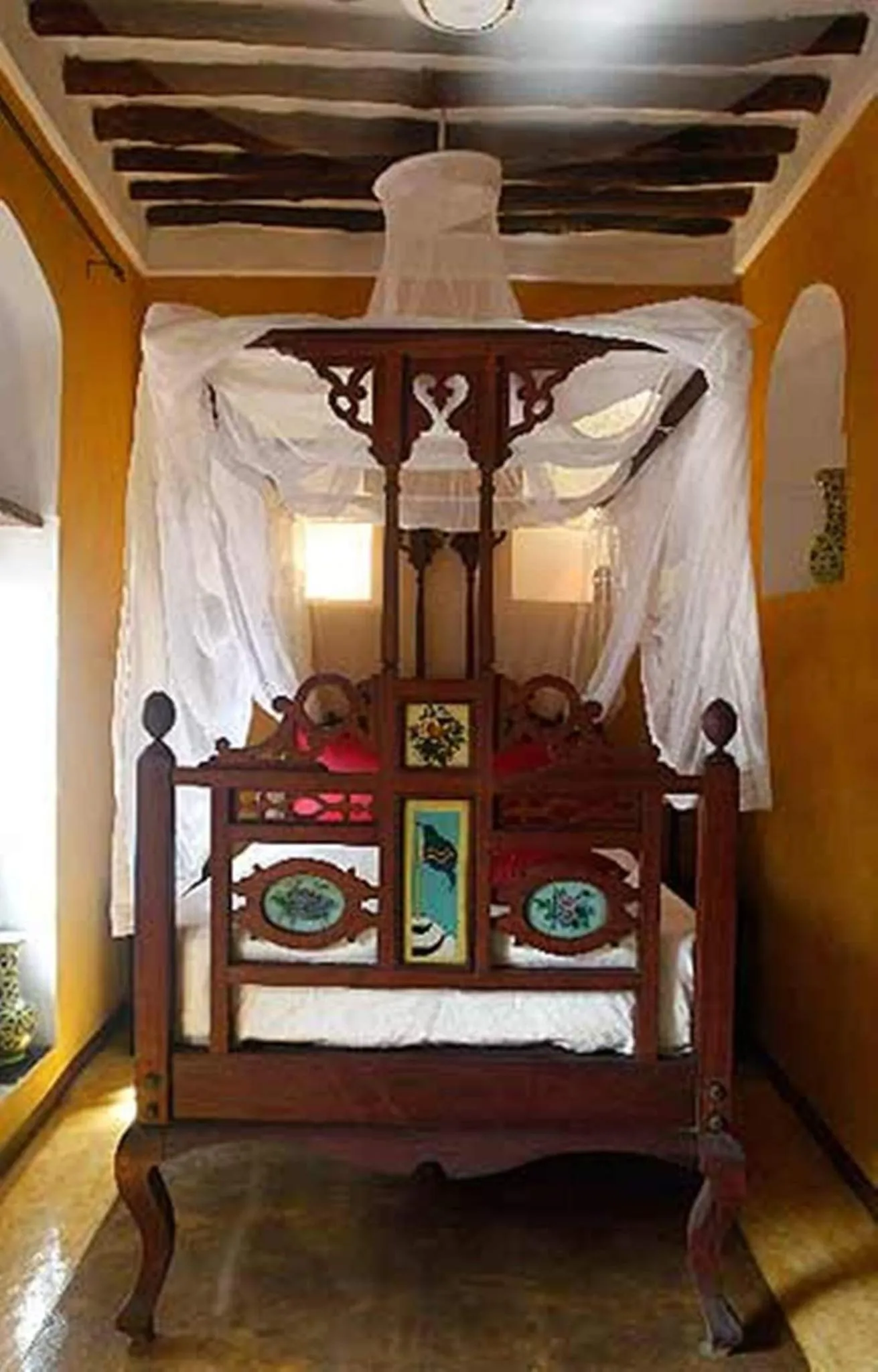 Bed in Kholle House