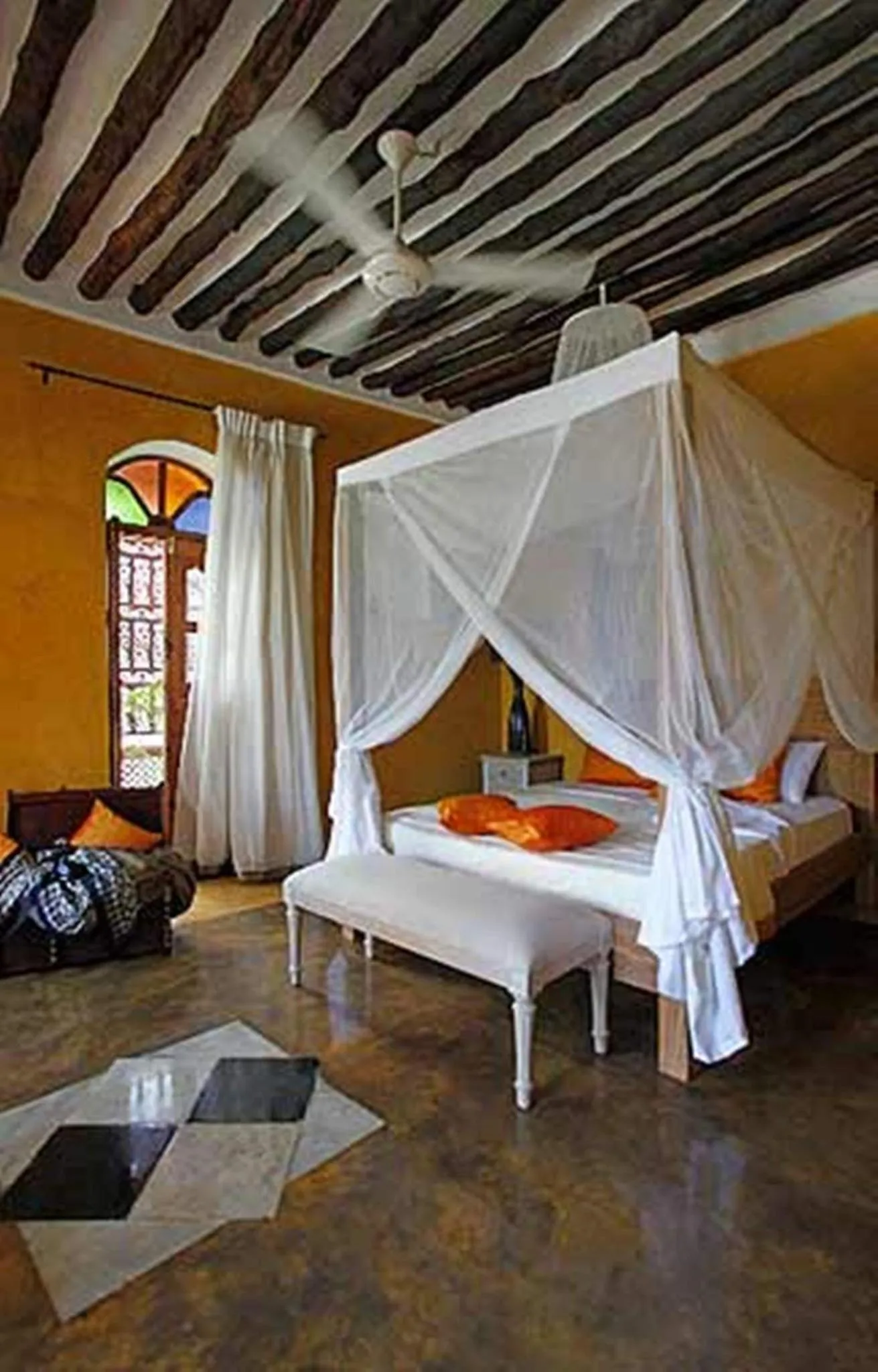 Photo of the whole room, Bed in Kholle House