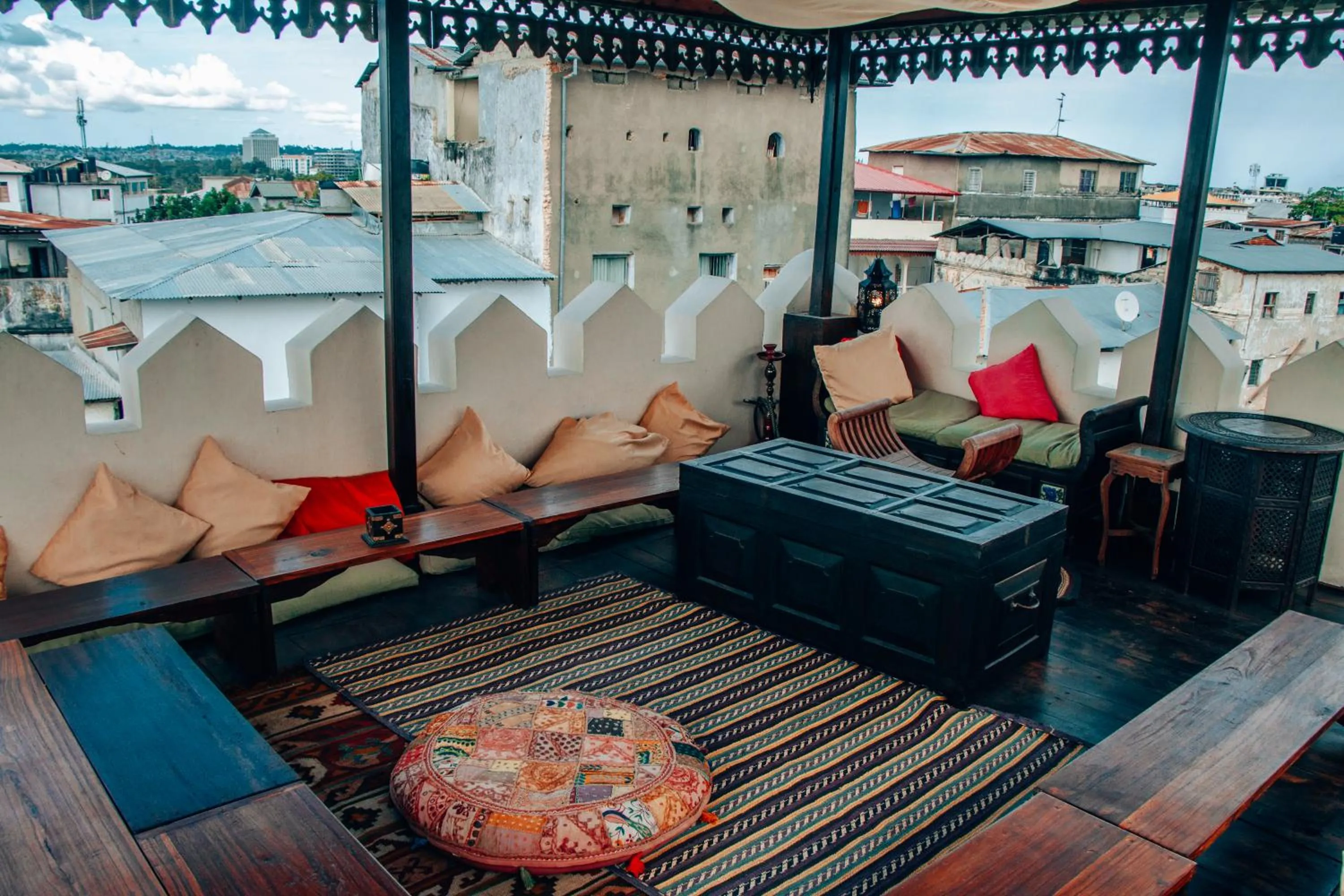 Restaurant/places to eat in Kholle House