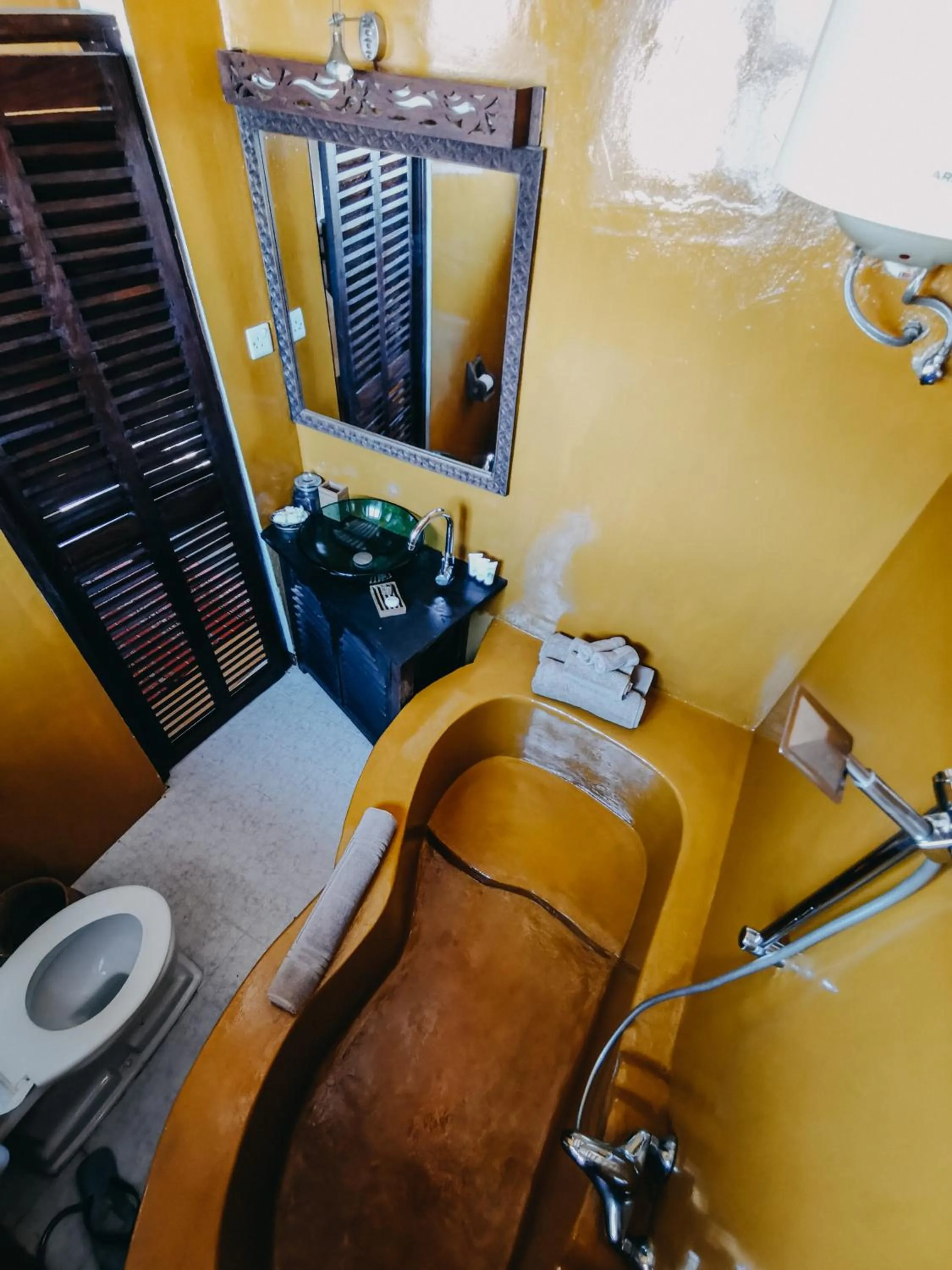 Bathroom in Kholle House