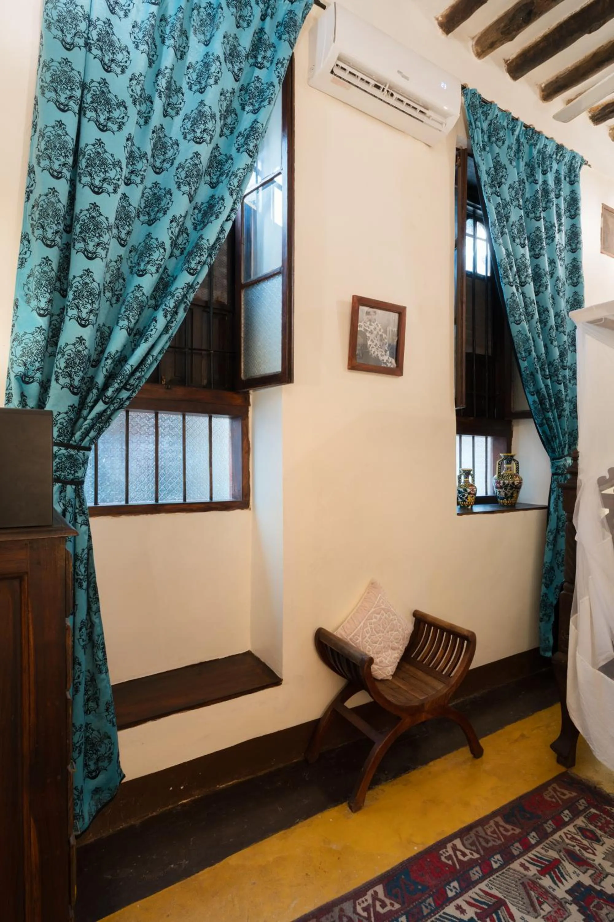 Photo of the whole room, Bed in Kholle House