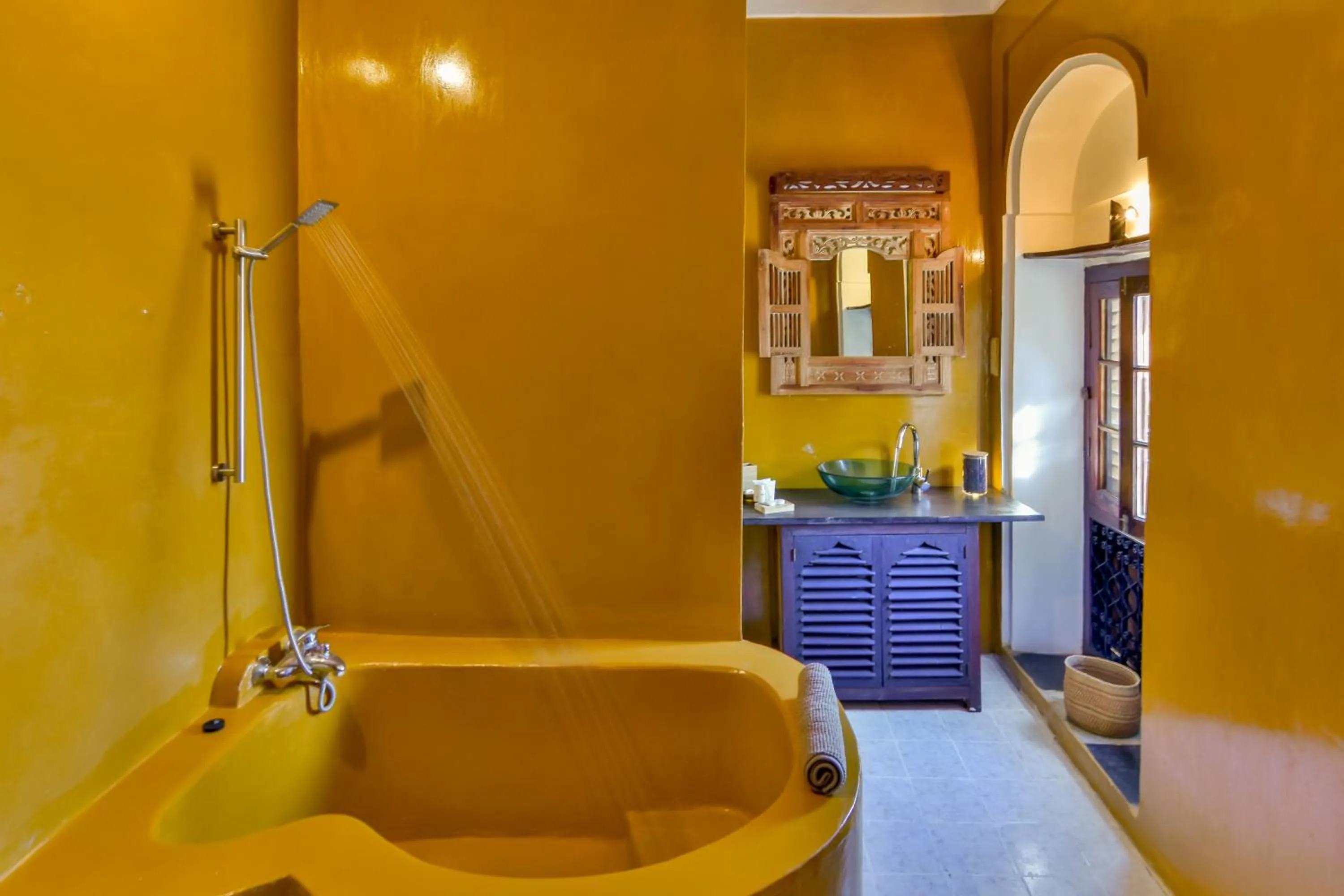 Bathroom in Kholle House