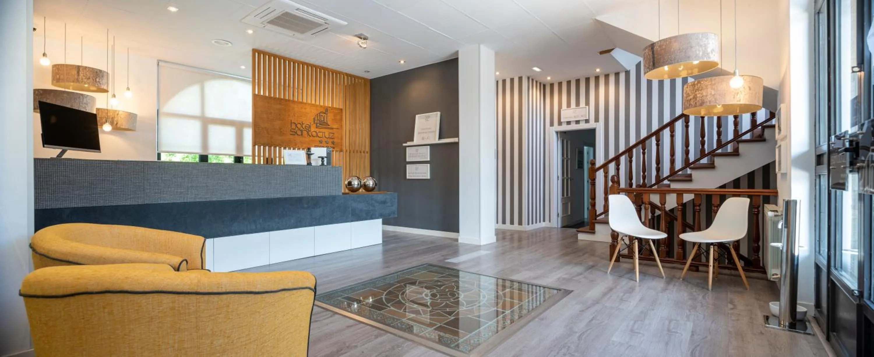 Property building in Hotel Santa Cruz