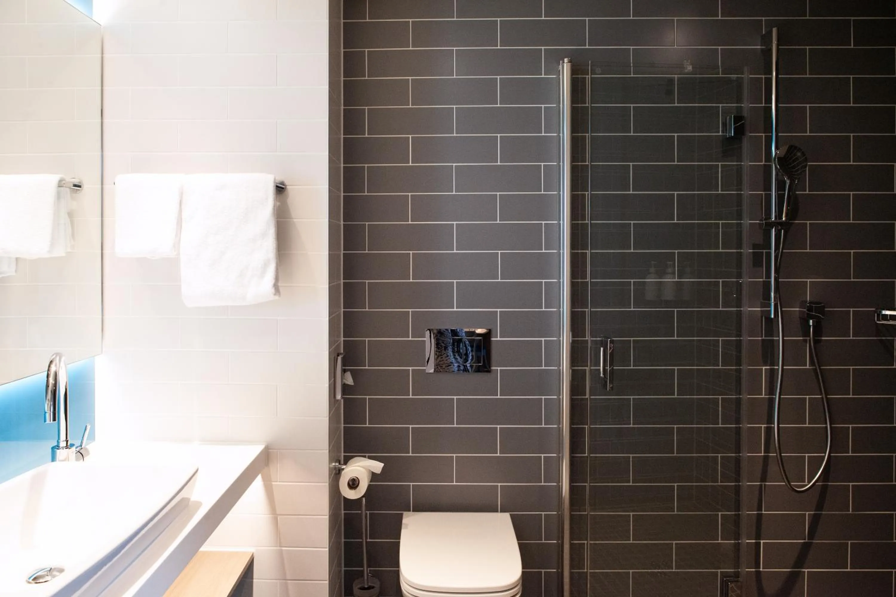 Shower in Holiday Inn Express - Saarbrücken by IHG