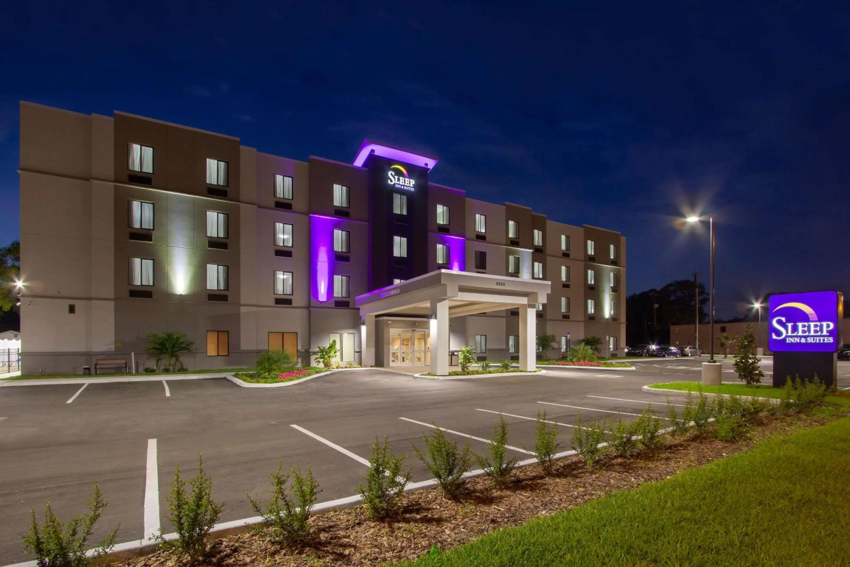 Property building in Sleep Inn & Suites Tampa South