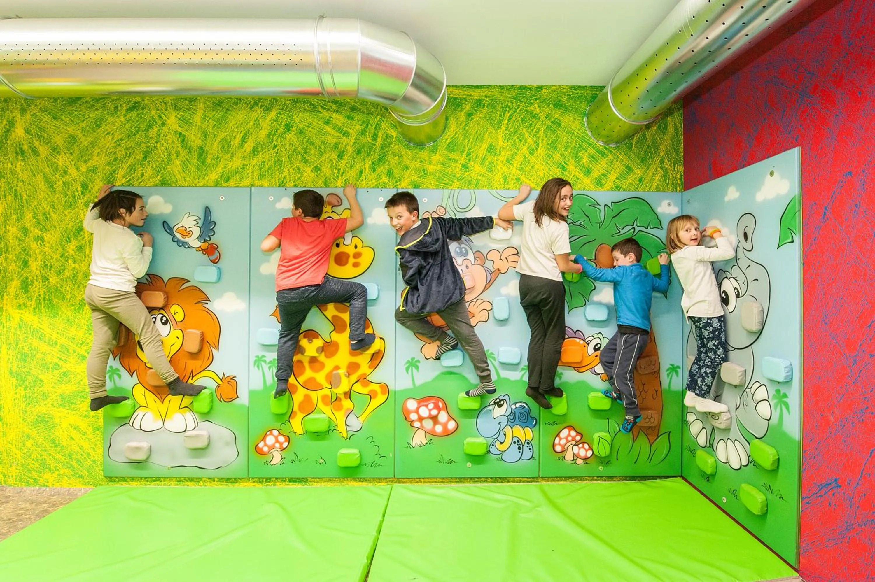 Activities in Hotel Touring