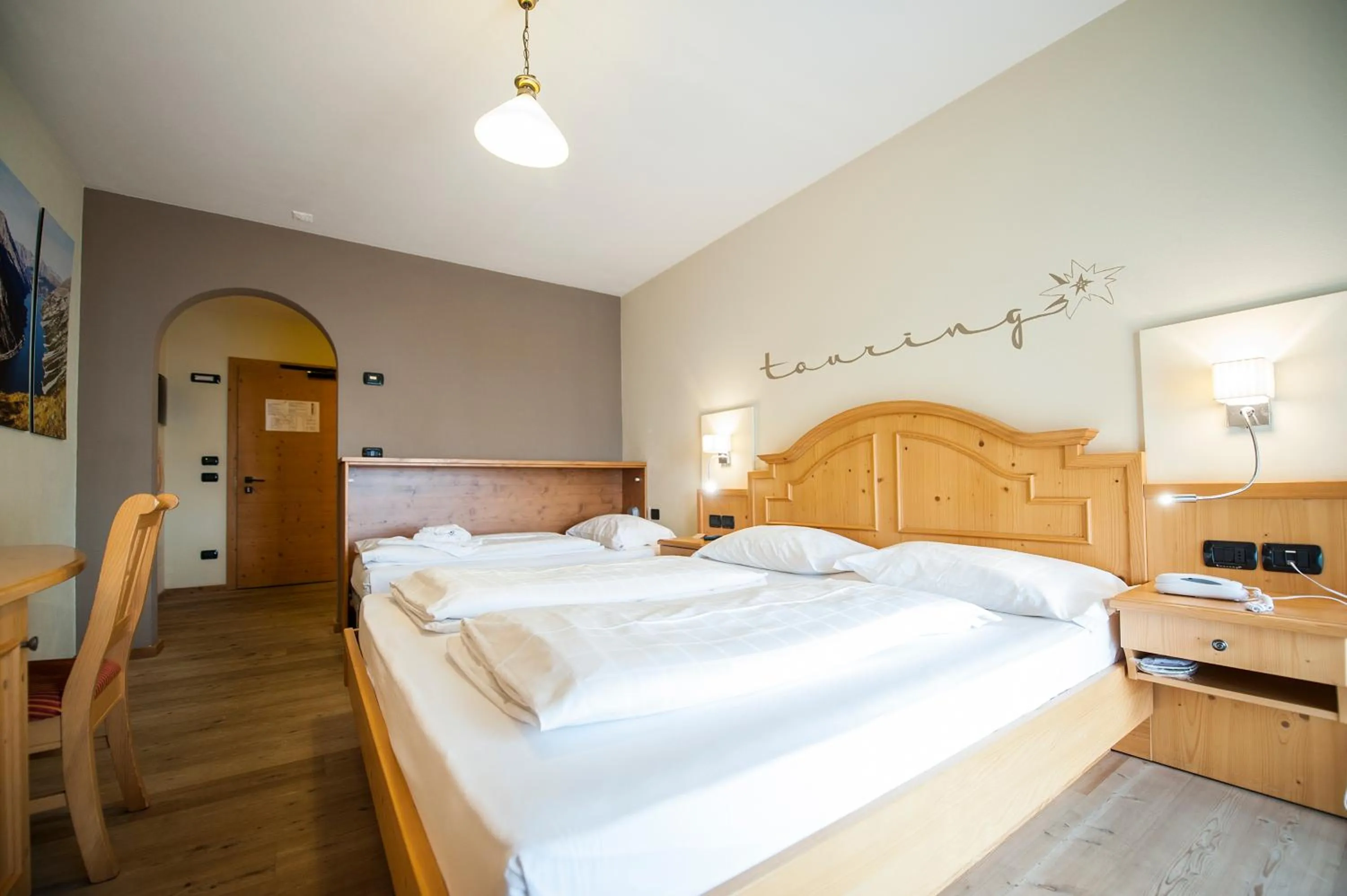 Bedroom, Bed in Hotel Touring