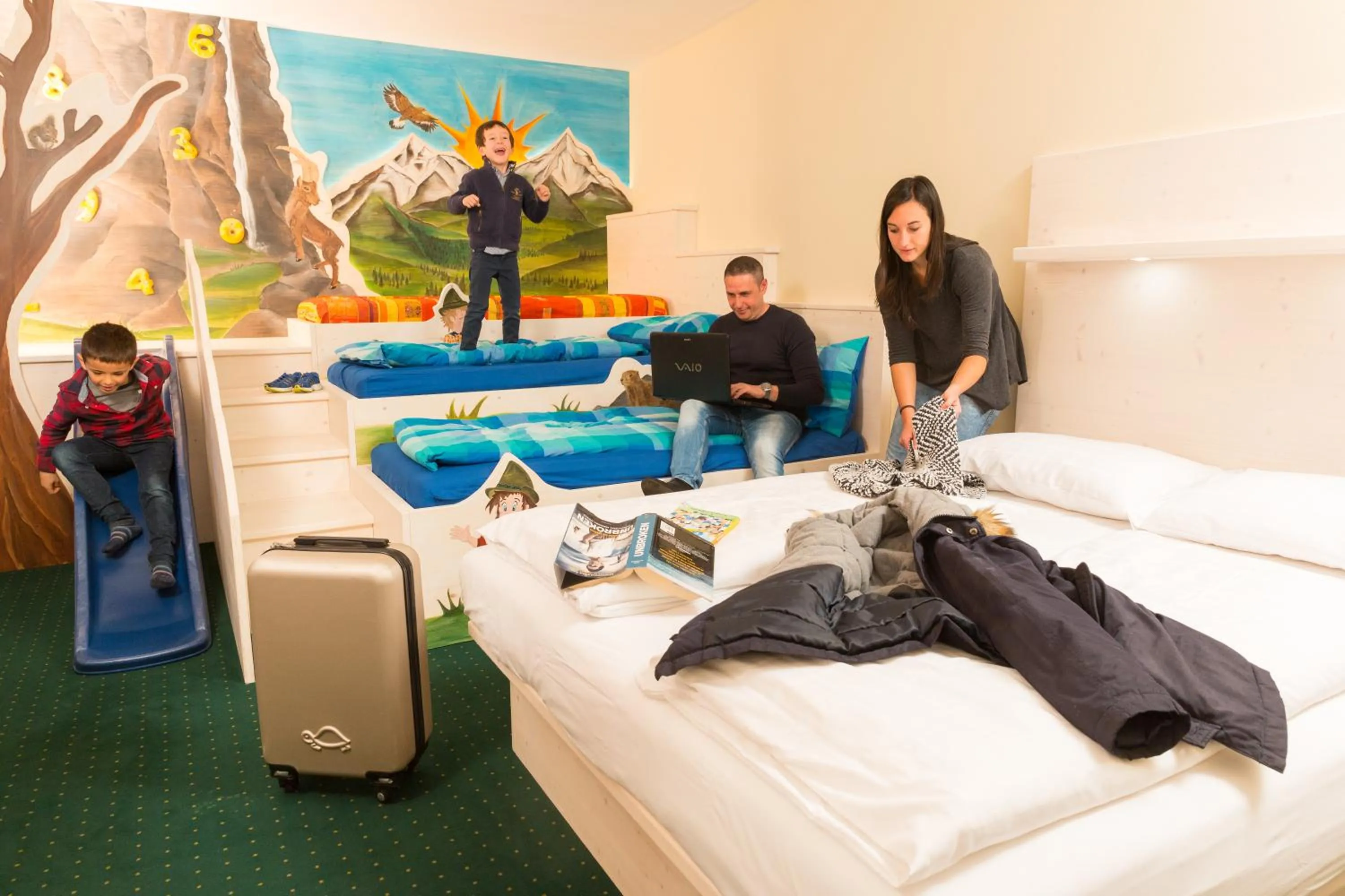 Photo of the whole room, Bed in Hotel Touring