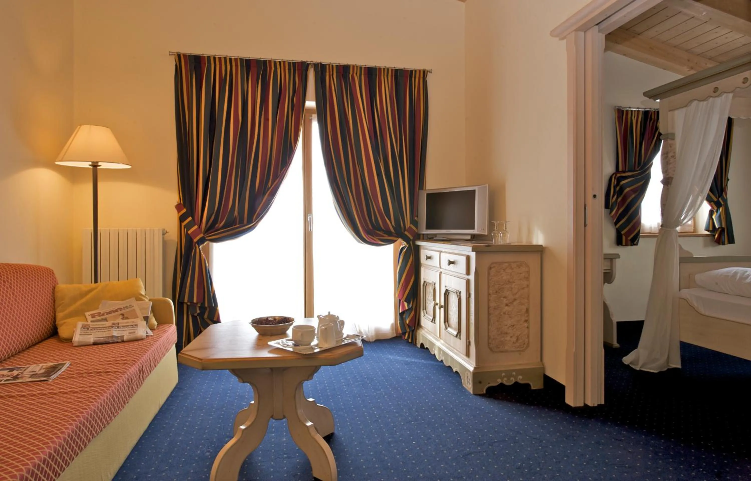 Bedroom, Bed in Hotel Touring