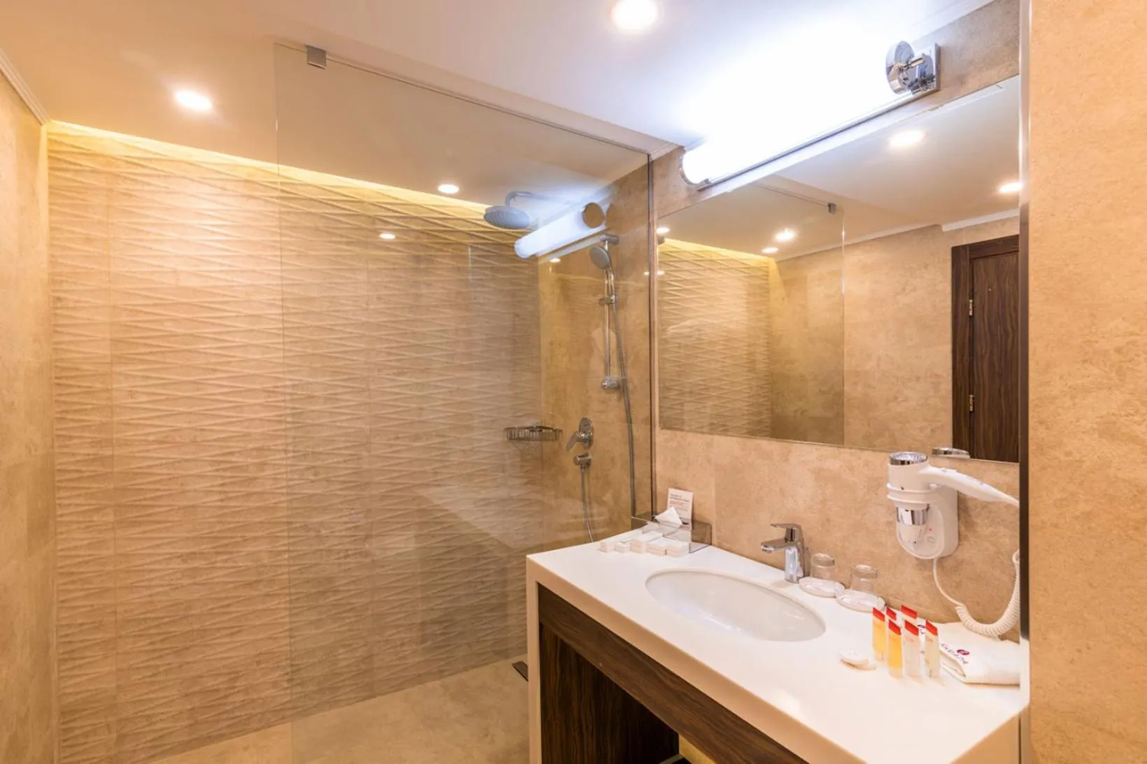 Bathroom in Ramada Hotel & Suites by Wyndham Yerevan