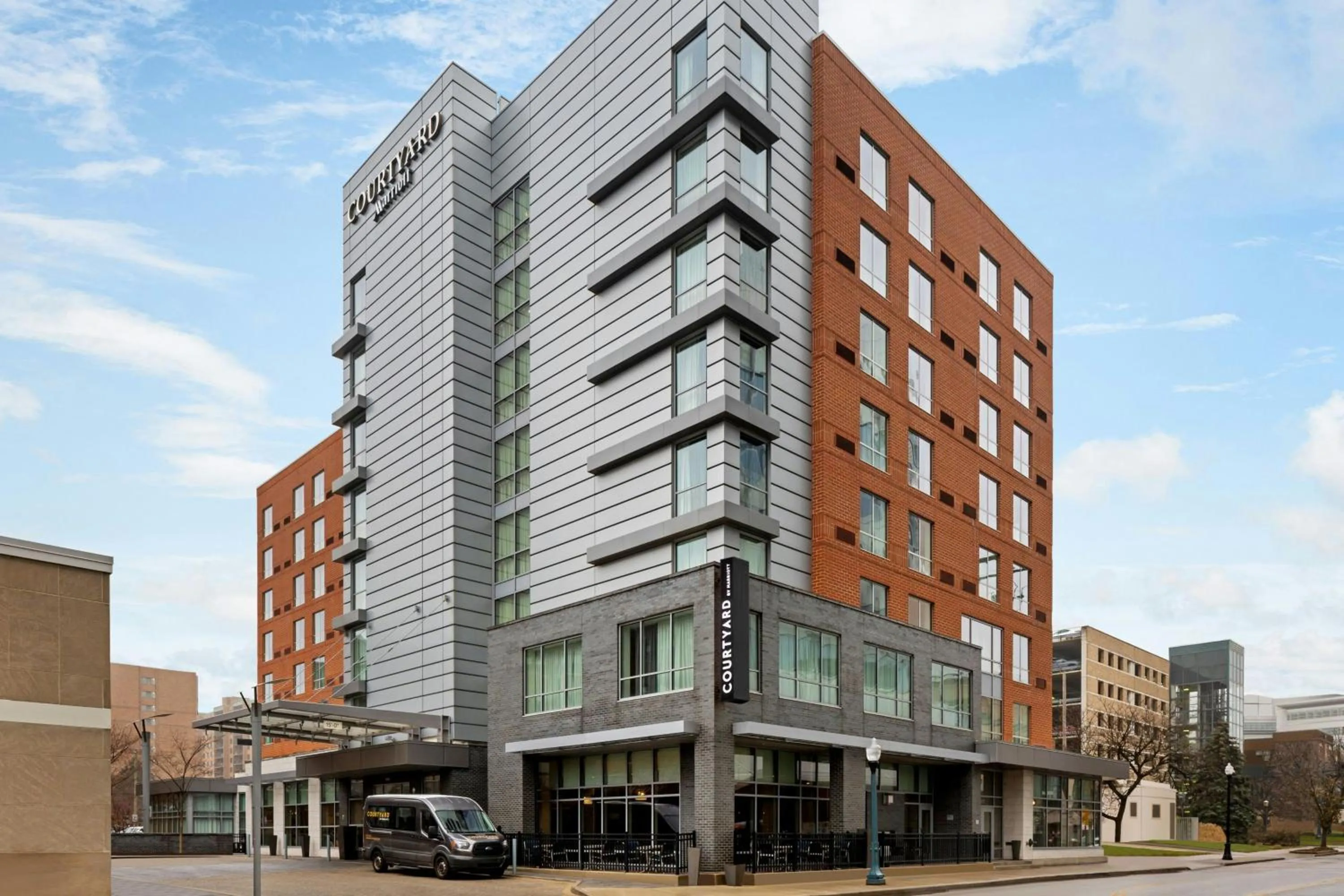 Property building in Courtyard Cleveland University Circle