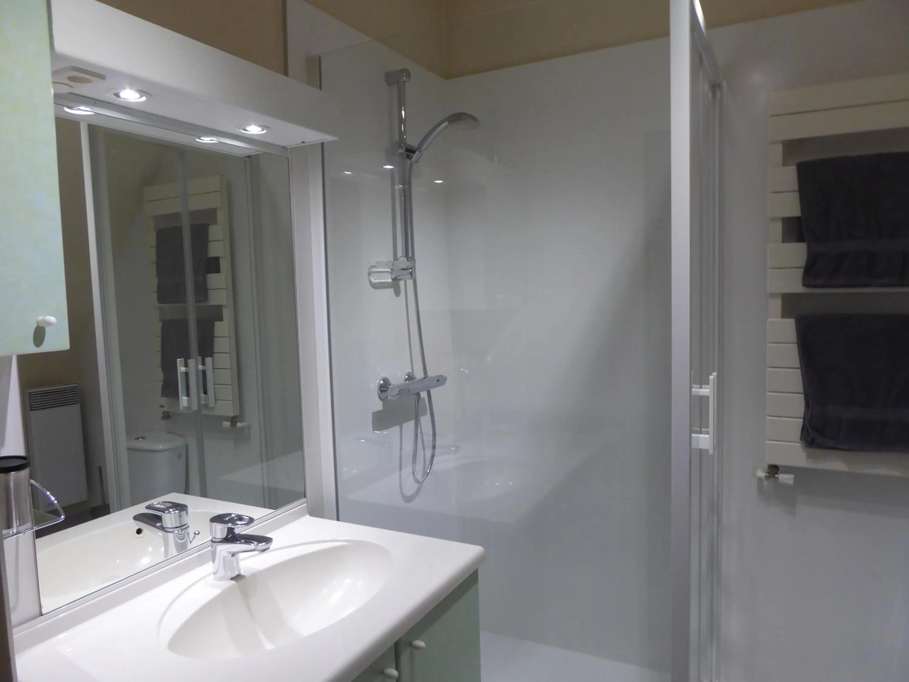 Shower in Le Clos du Pont Martin