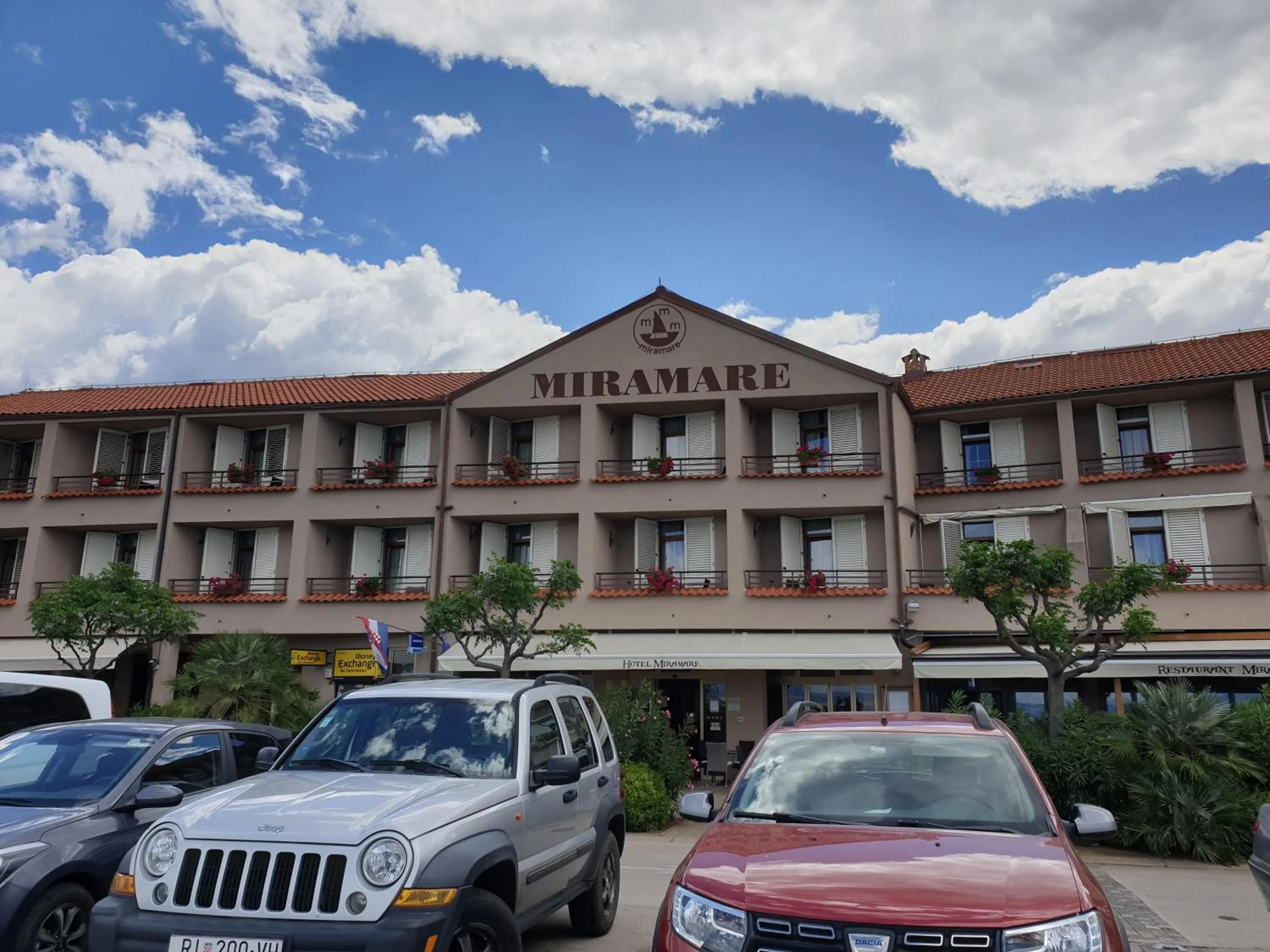 Facade/entrance in Hotel Miramare