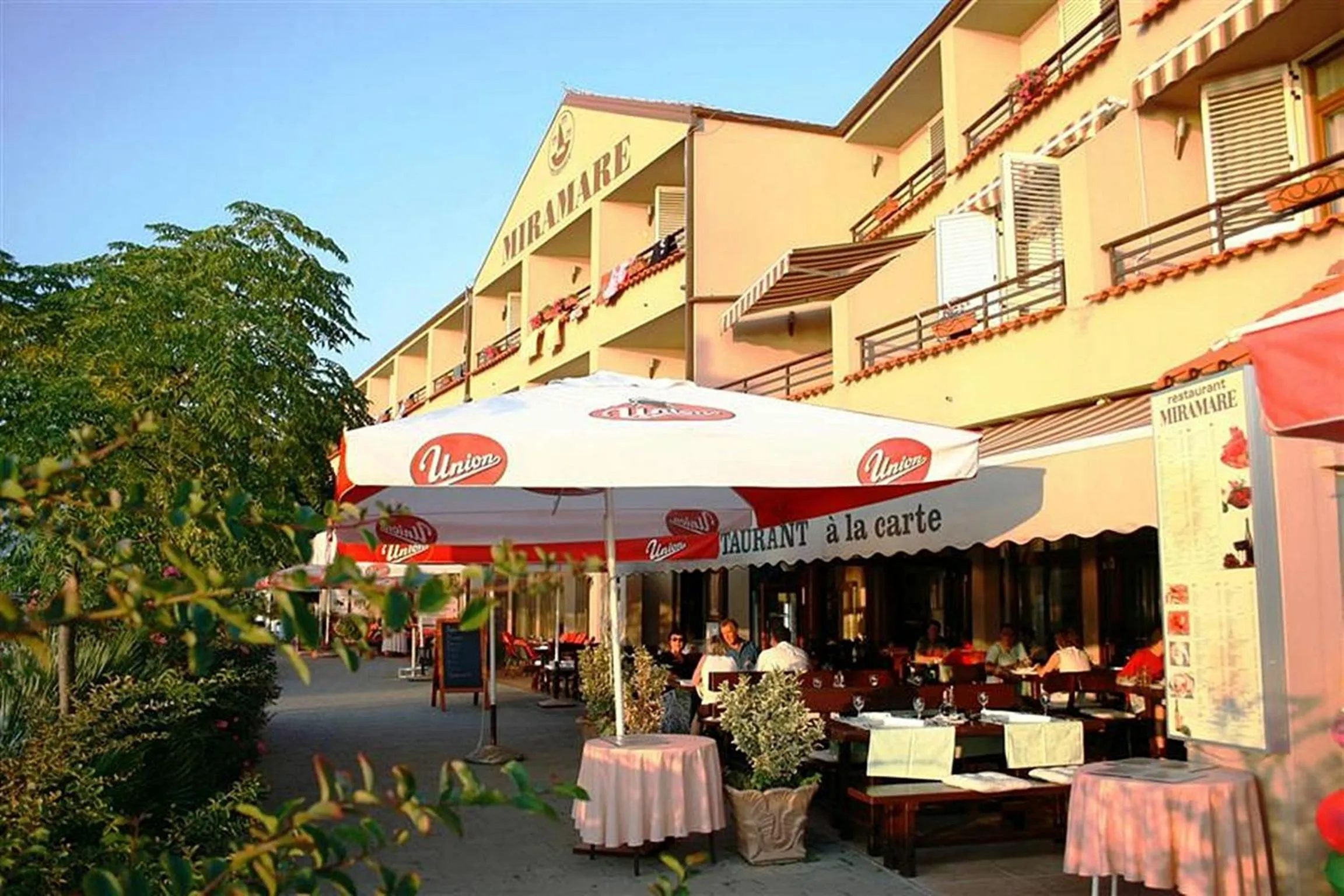 Facade/entrance in Hotel Miramare