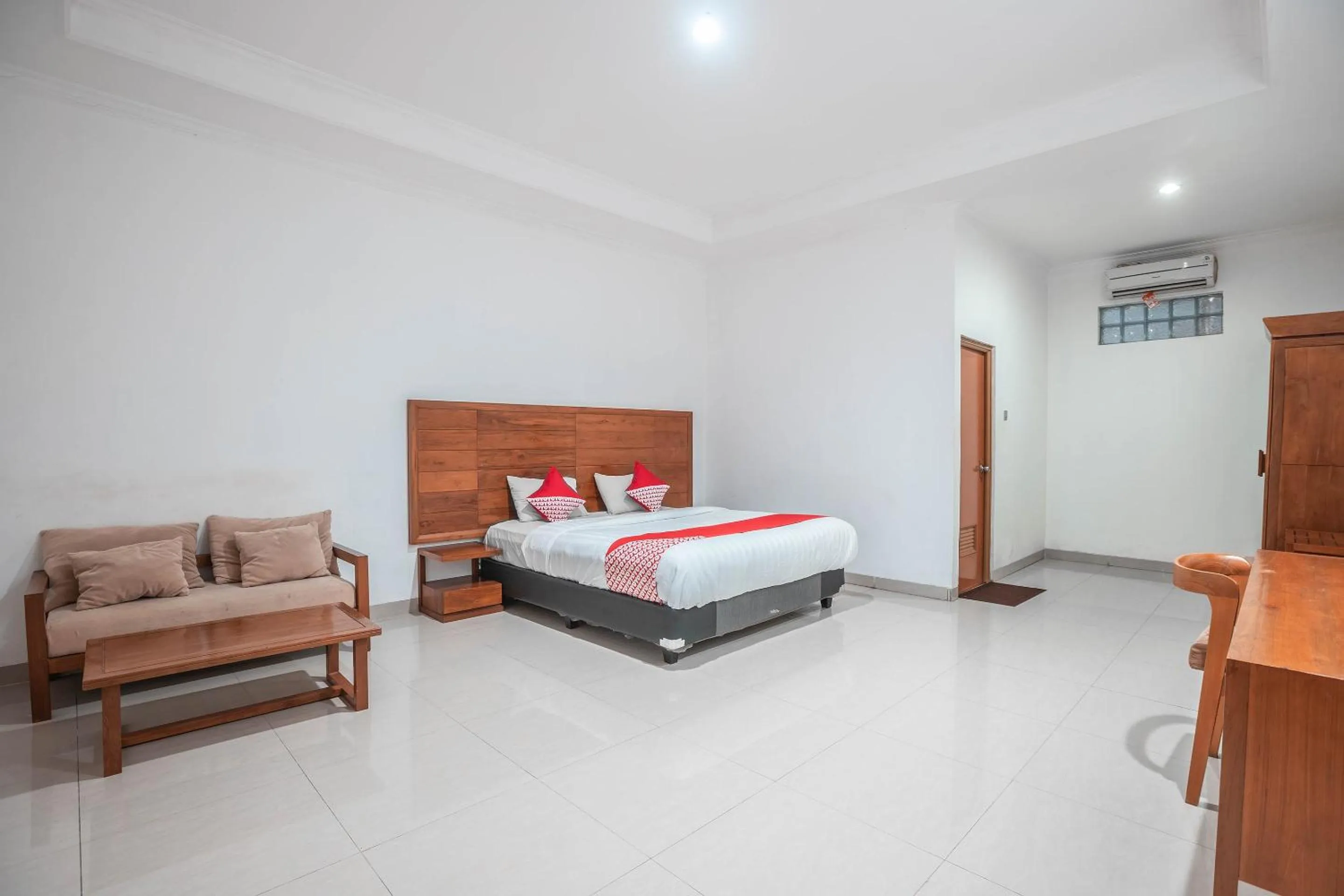 Bedroom, Bed in Hotel O Bunga Karang Hotel