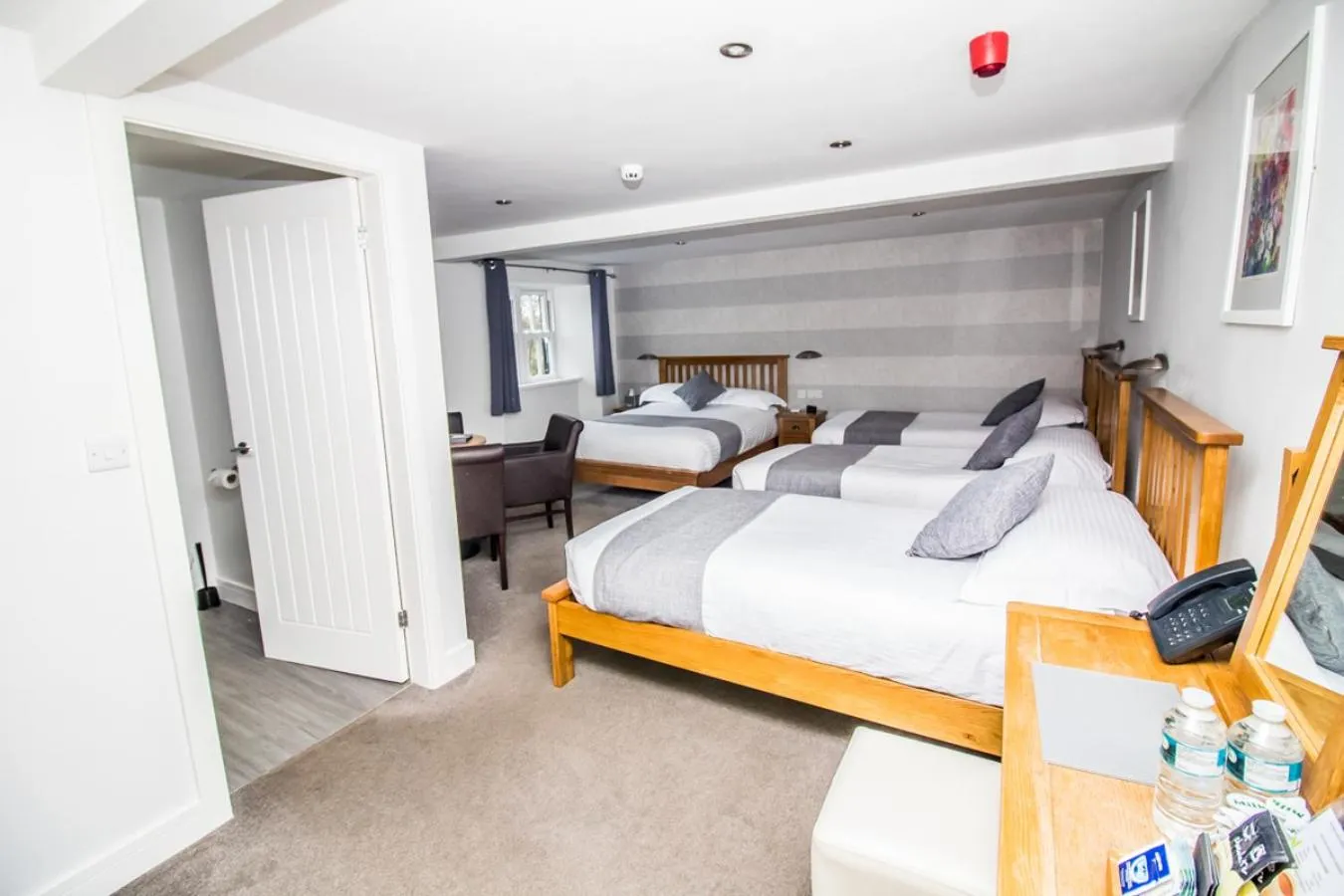 Bedroom, Bed in The Saxon Inn