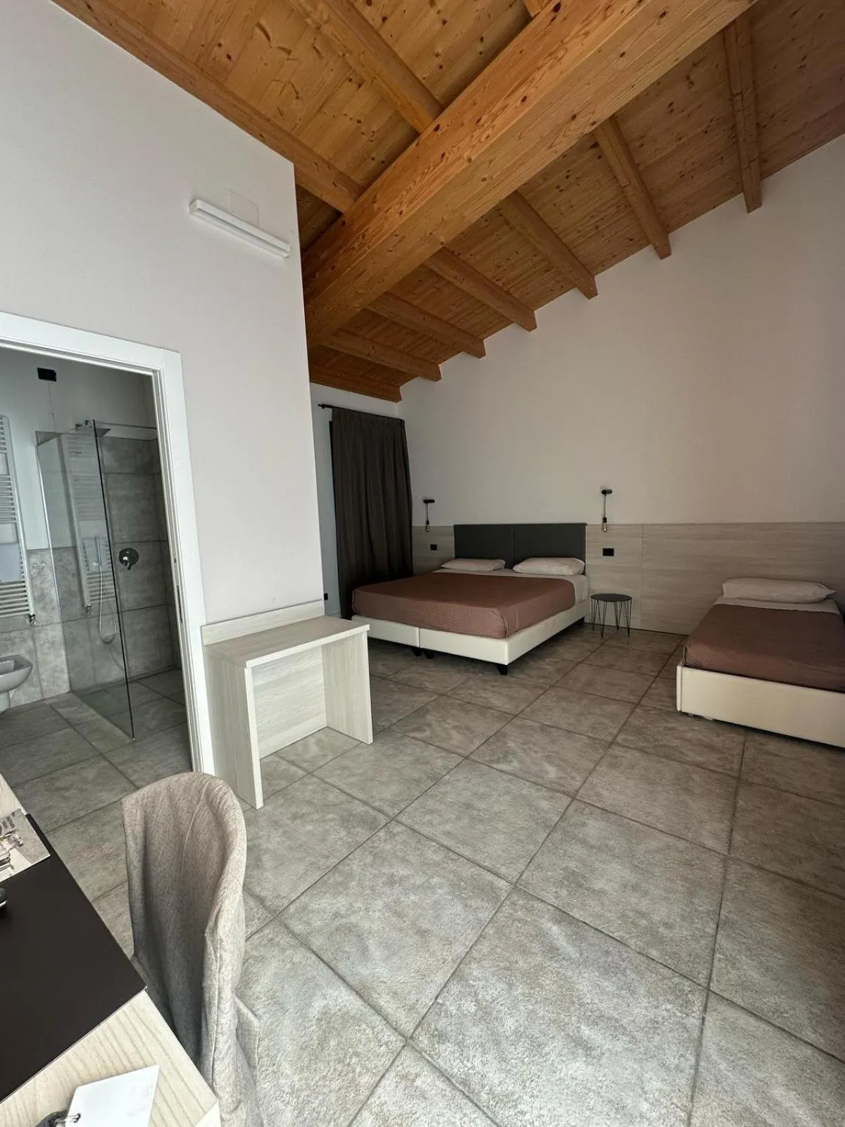 Photo of the whole room, Bed in taverna napoleone