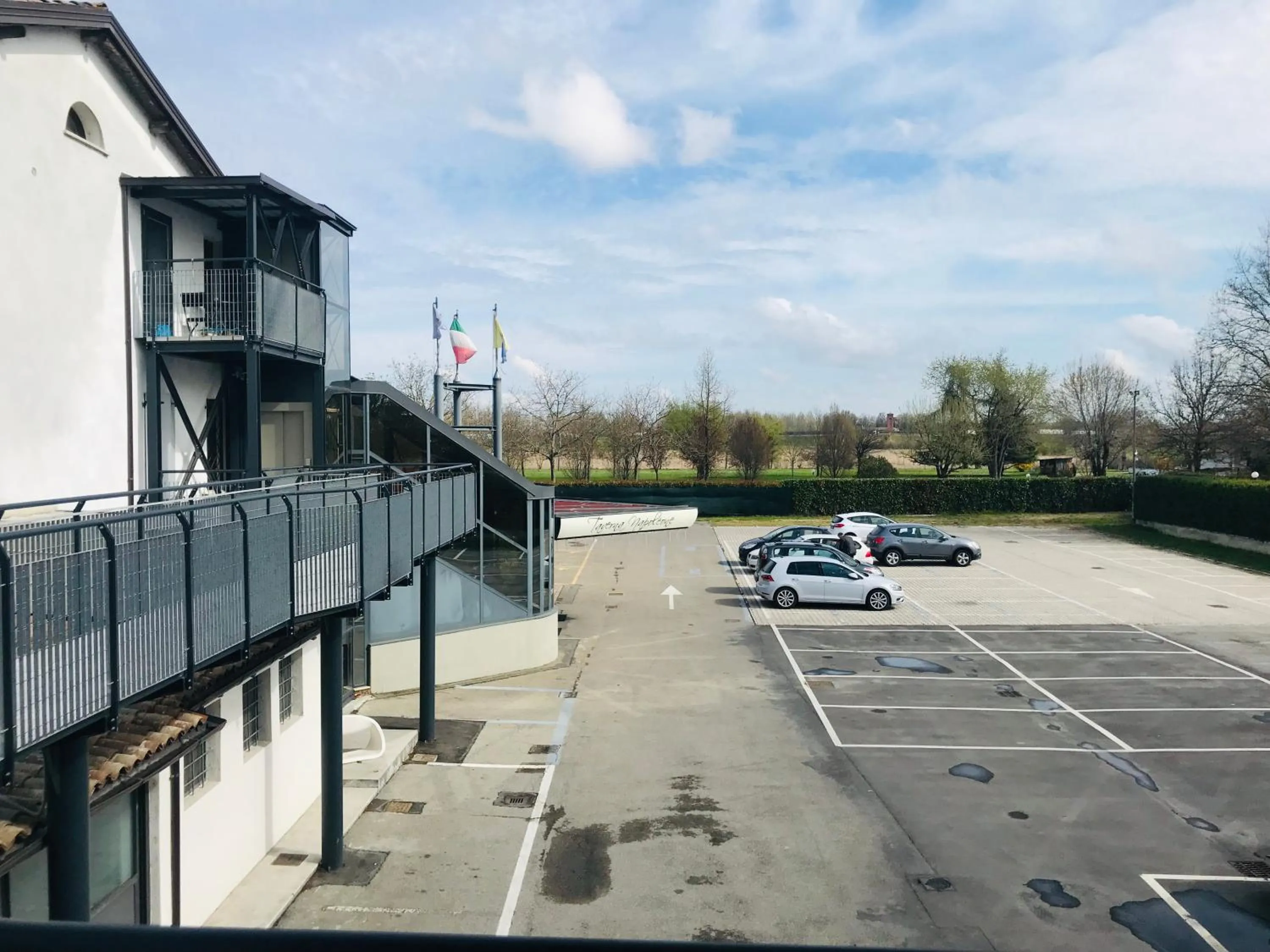 Parking in taverna napoleone