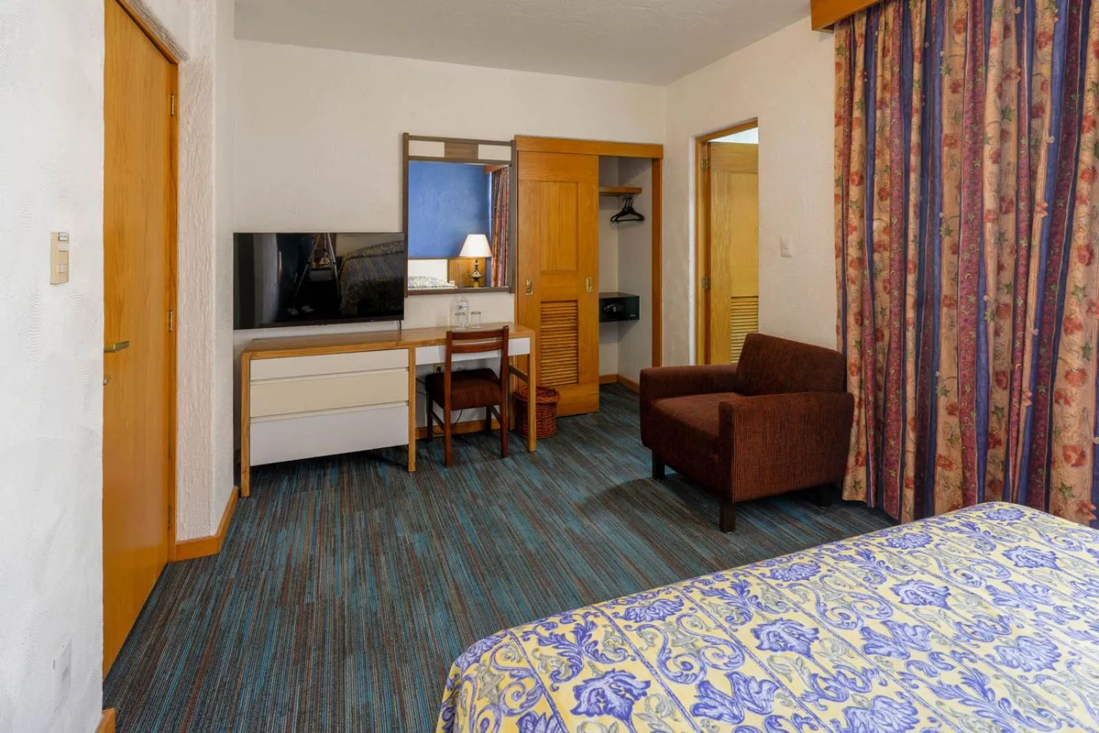 Photo of the whole room, Bed in Hotel New York Ciudad de Mexico