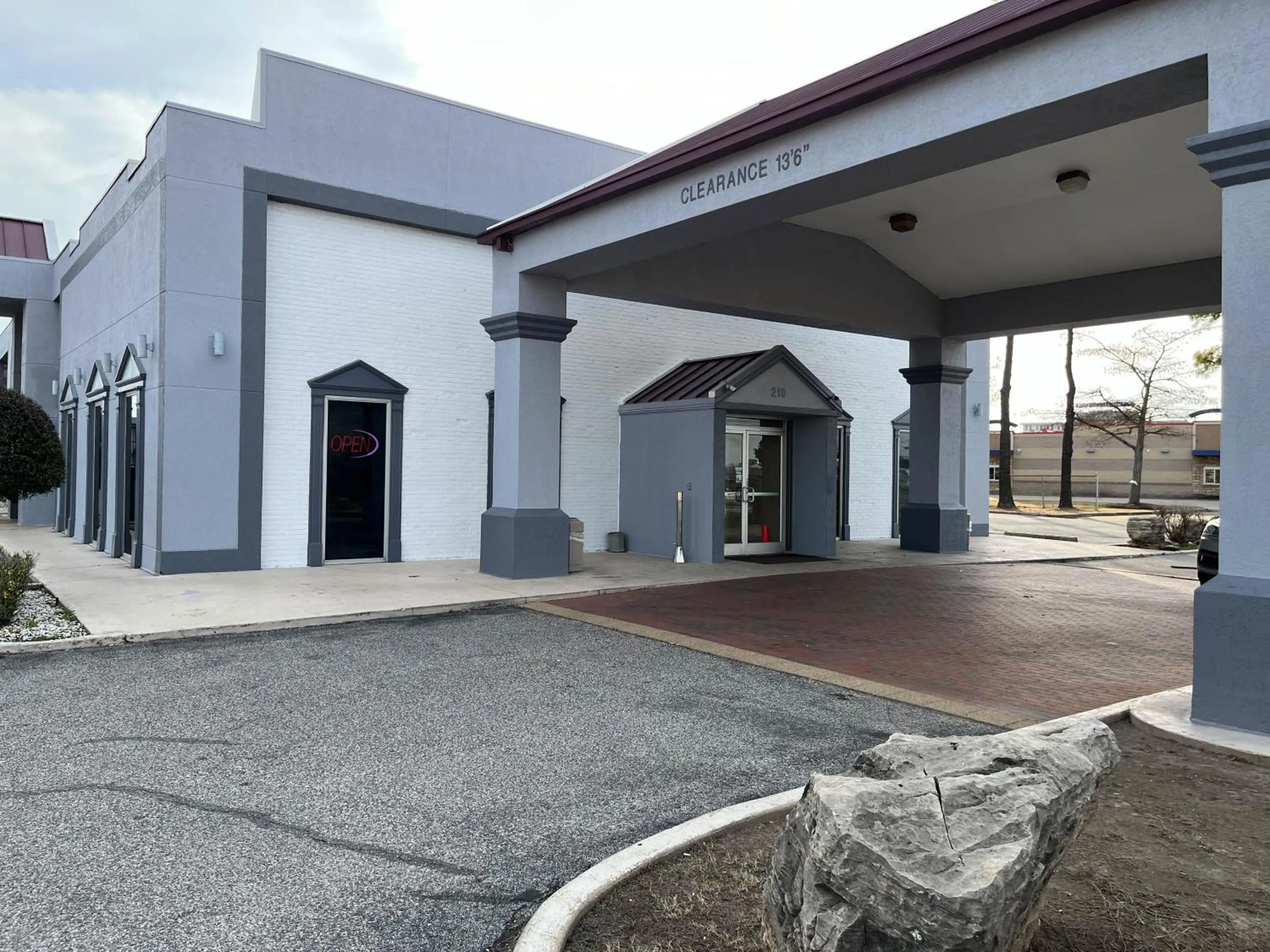 Property building in Suites West Memphis, AR - Memphis