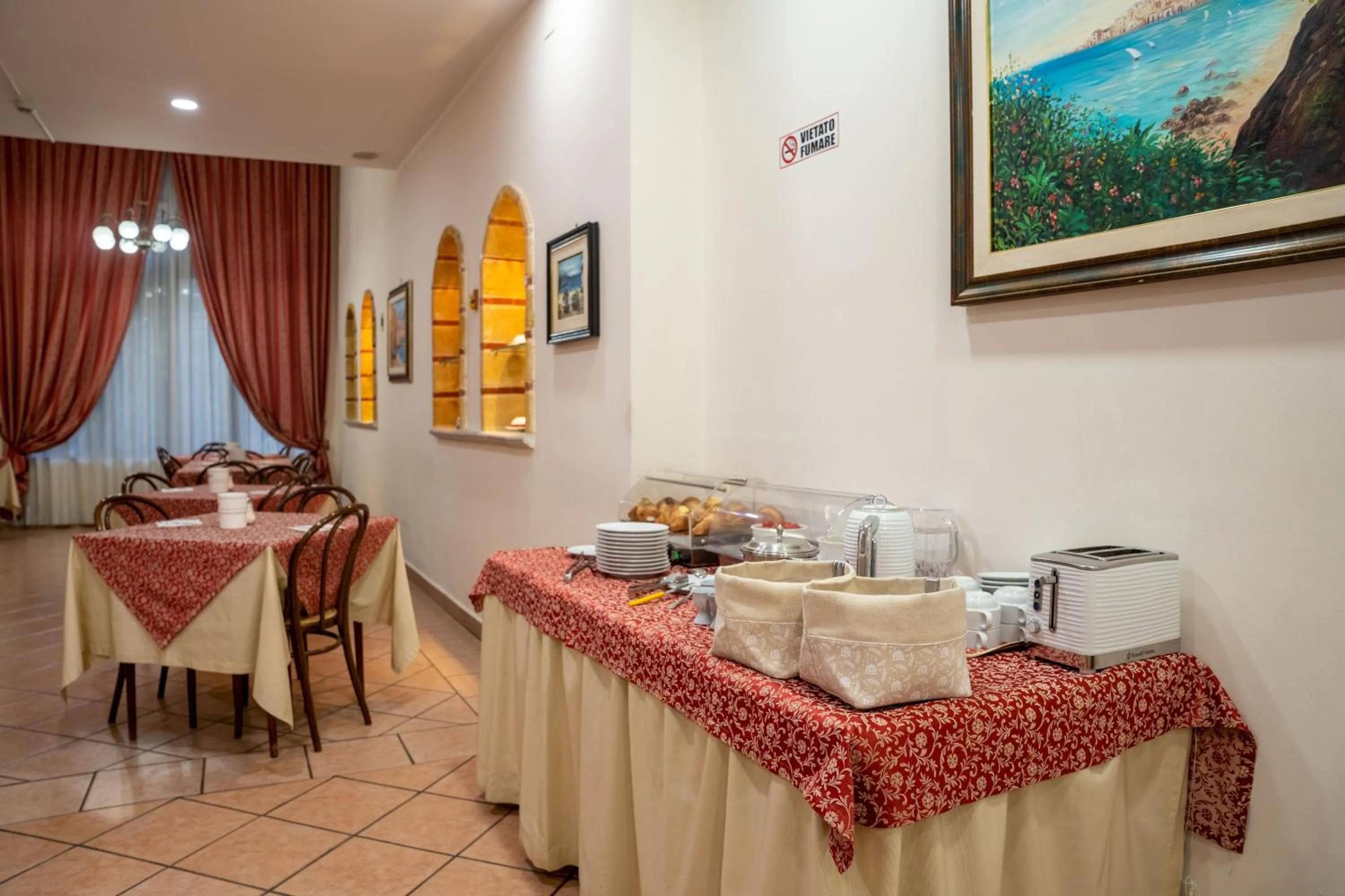 Breakfast in Hotel Mediterraneo