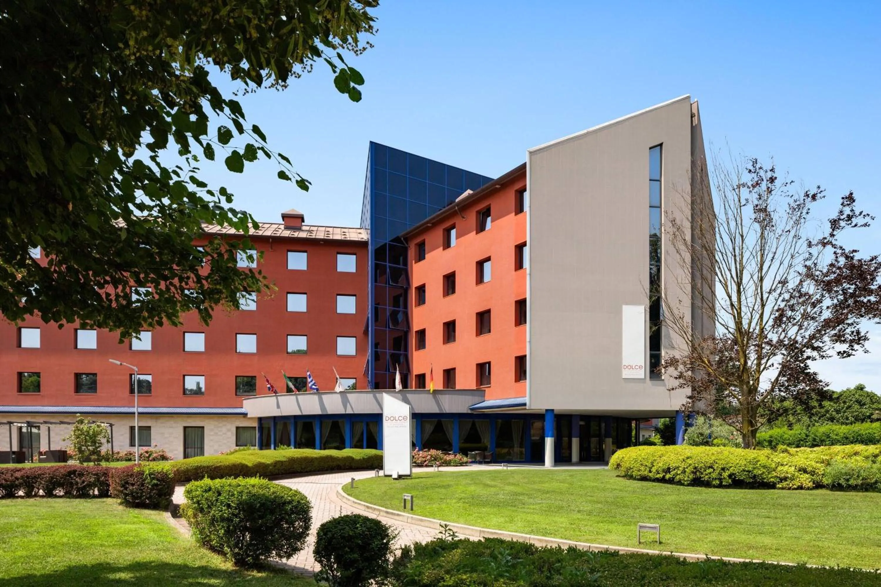 Property building in Zeus Essence Dolce by Wyndham Milan Malpensa