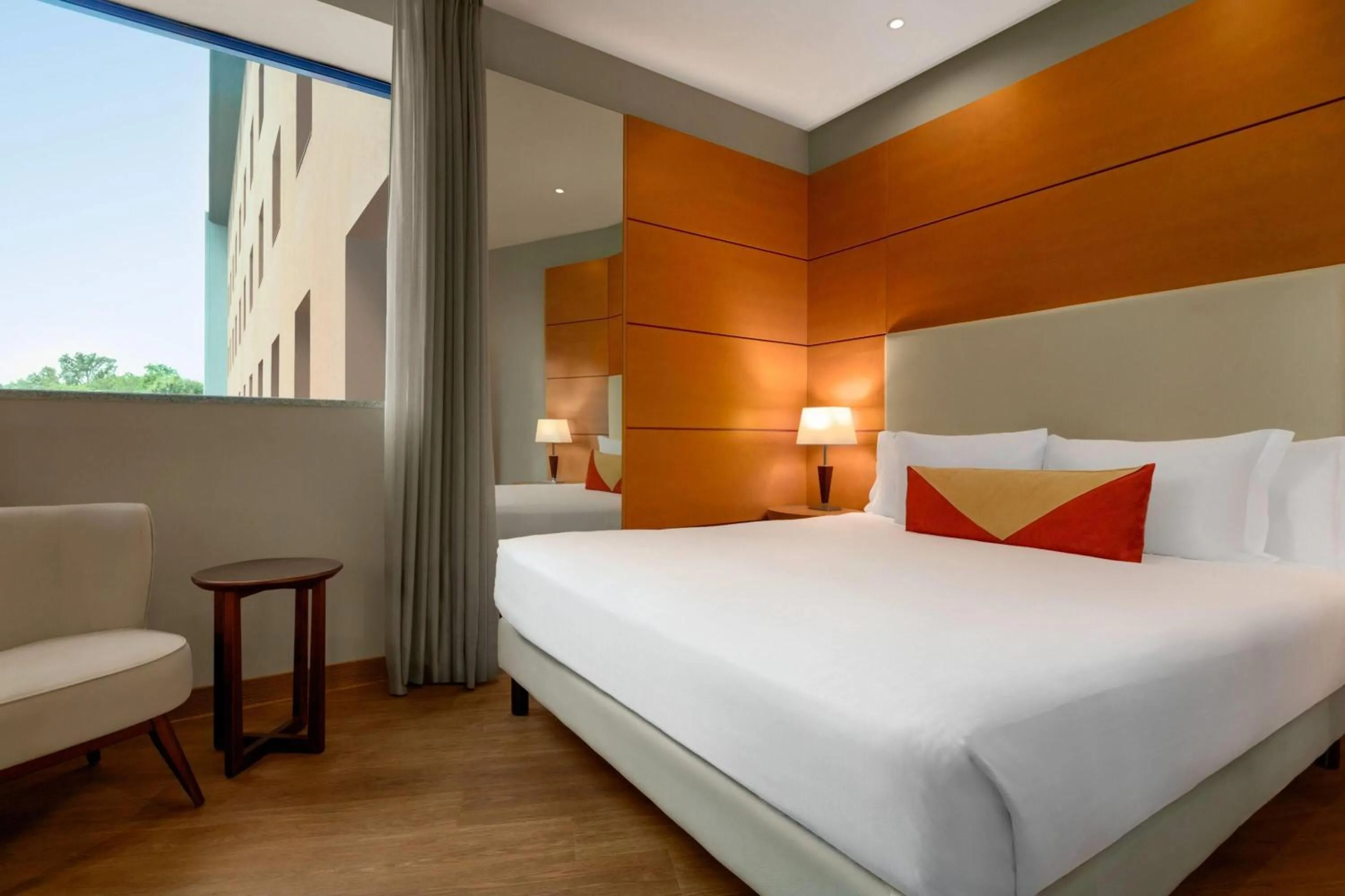 Photo of the whole room, Bed in Zeus Essence Dolce by Wyndham Milan Malpensa