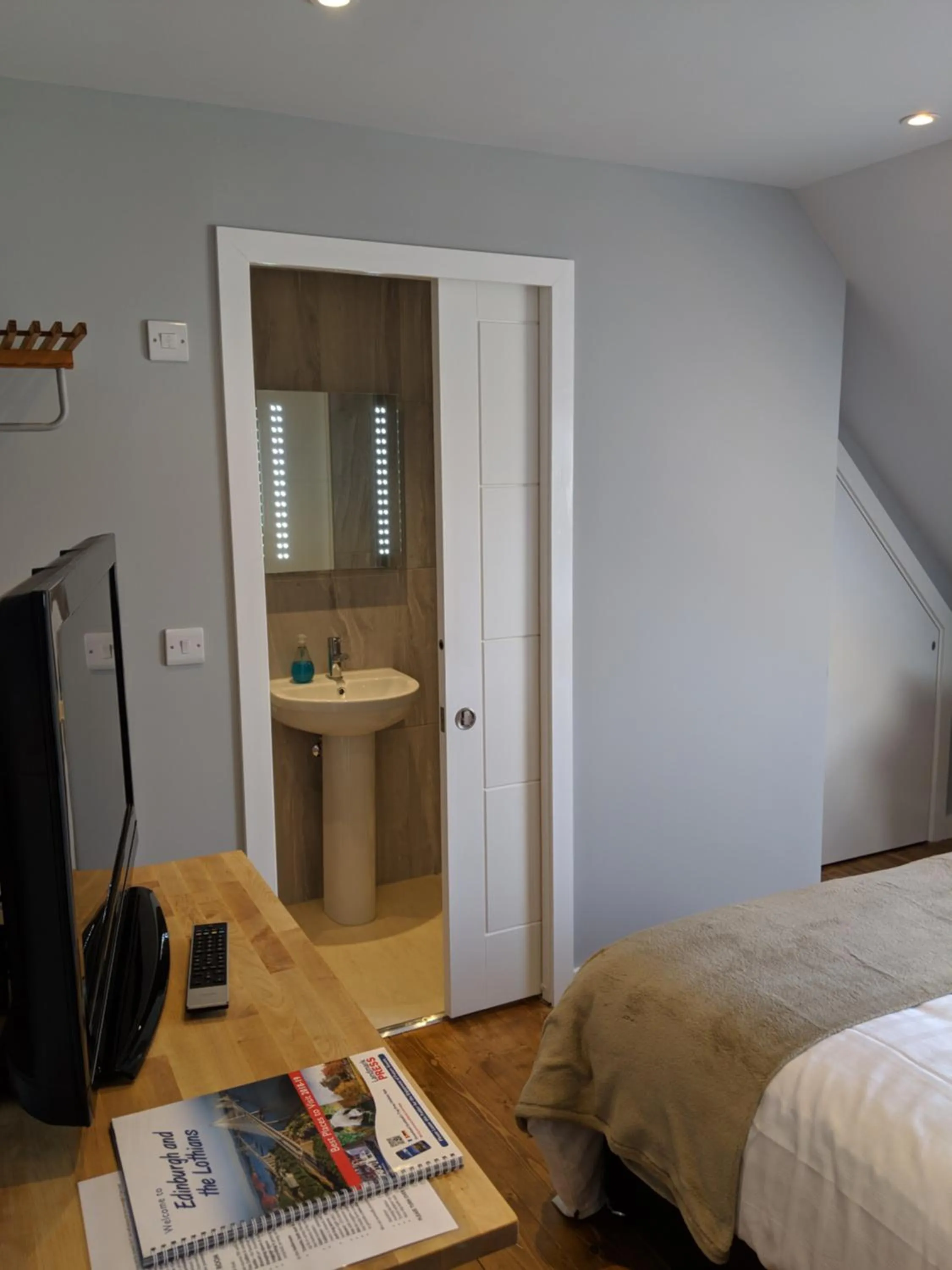 Bed in Falcon Crest Guest House