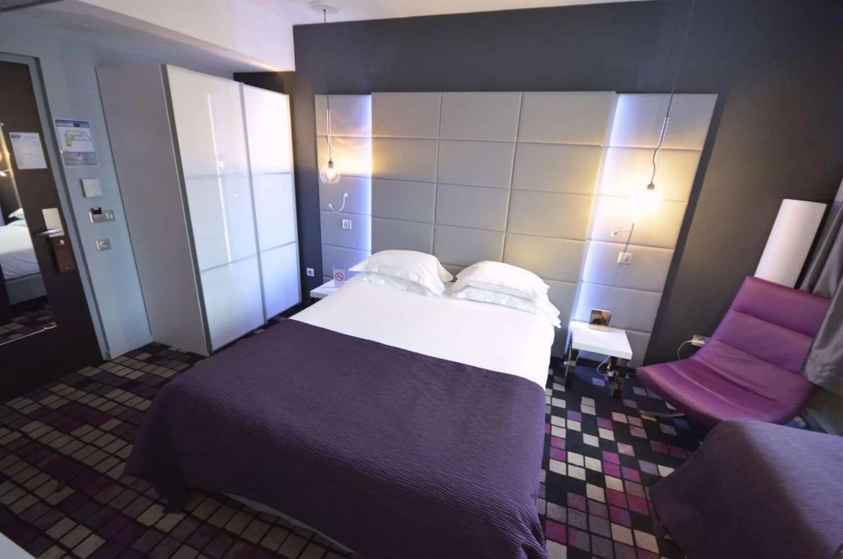 Bedroom, Bed in Best Western Dijon Centre Gare