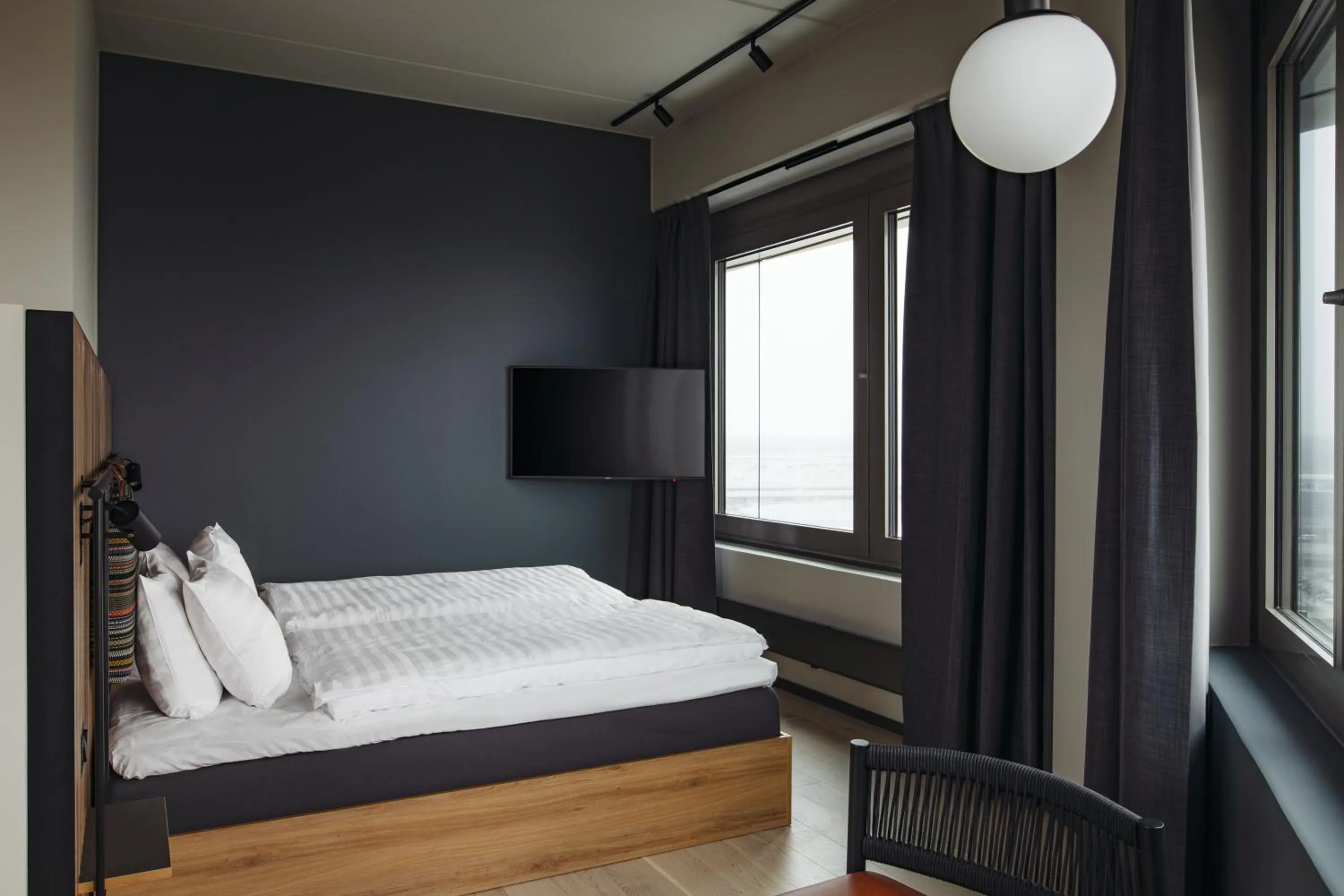 Bed in Comfort Hotel Arlanda Airport Terminal