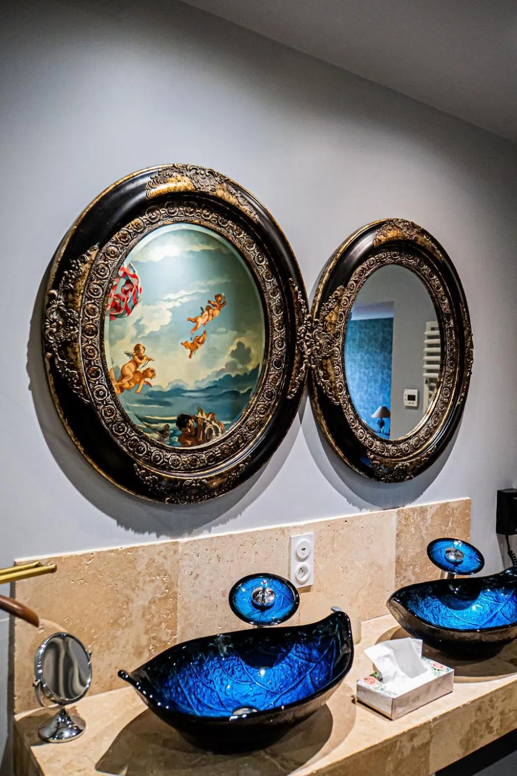 Bathroom in Chateau des Perichons