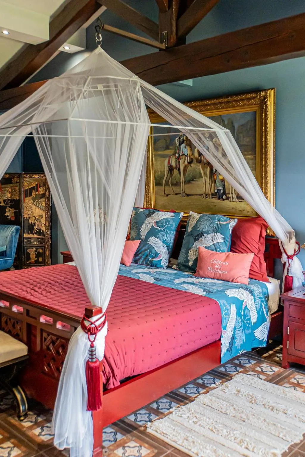 Living room, Bed in Chateau des Perichons