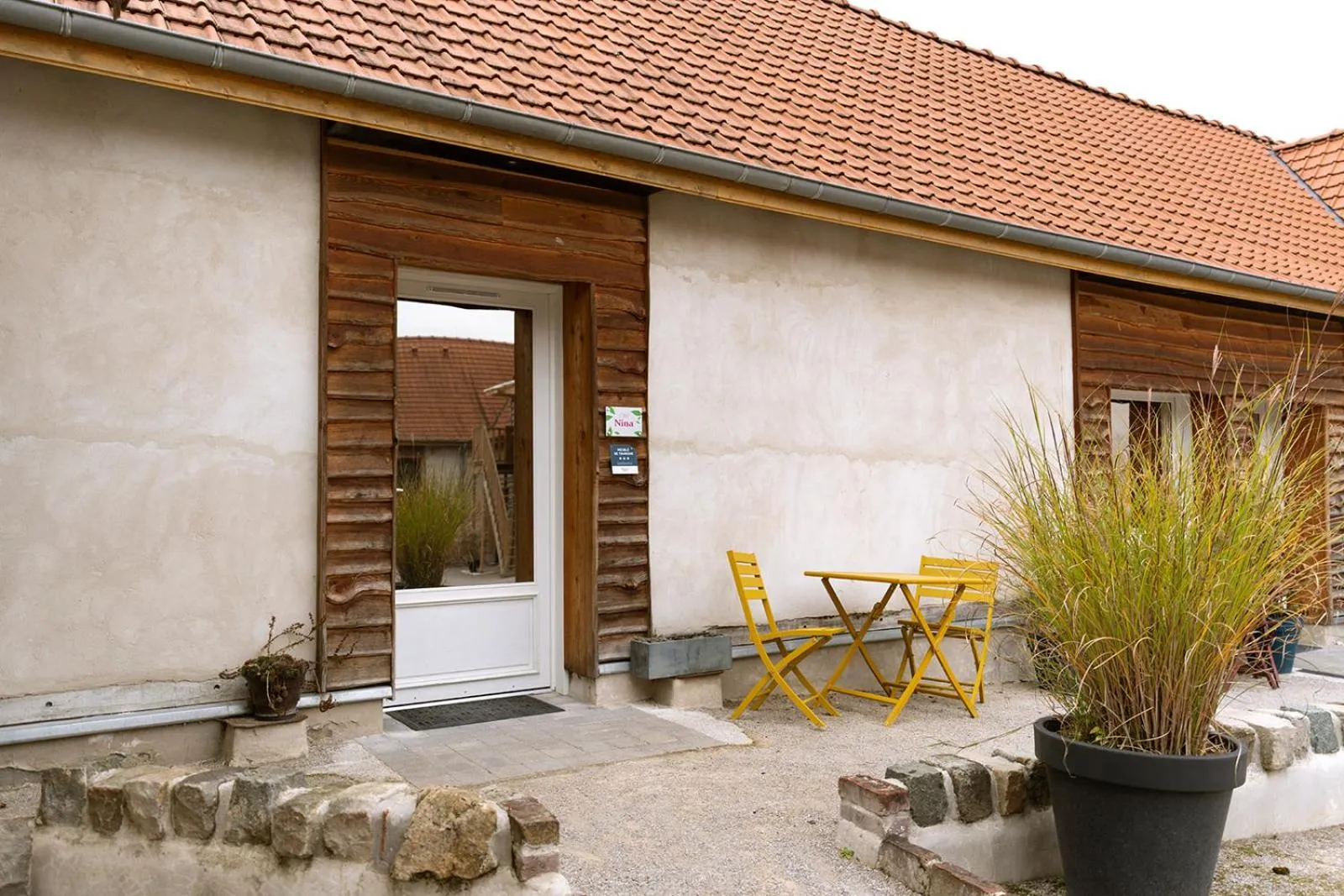 Facade/entrance in Les Bobos à la ferme