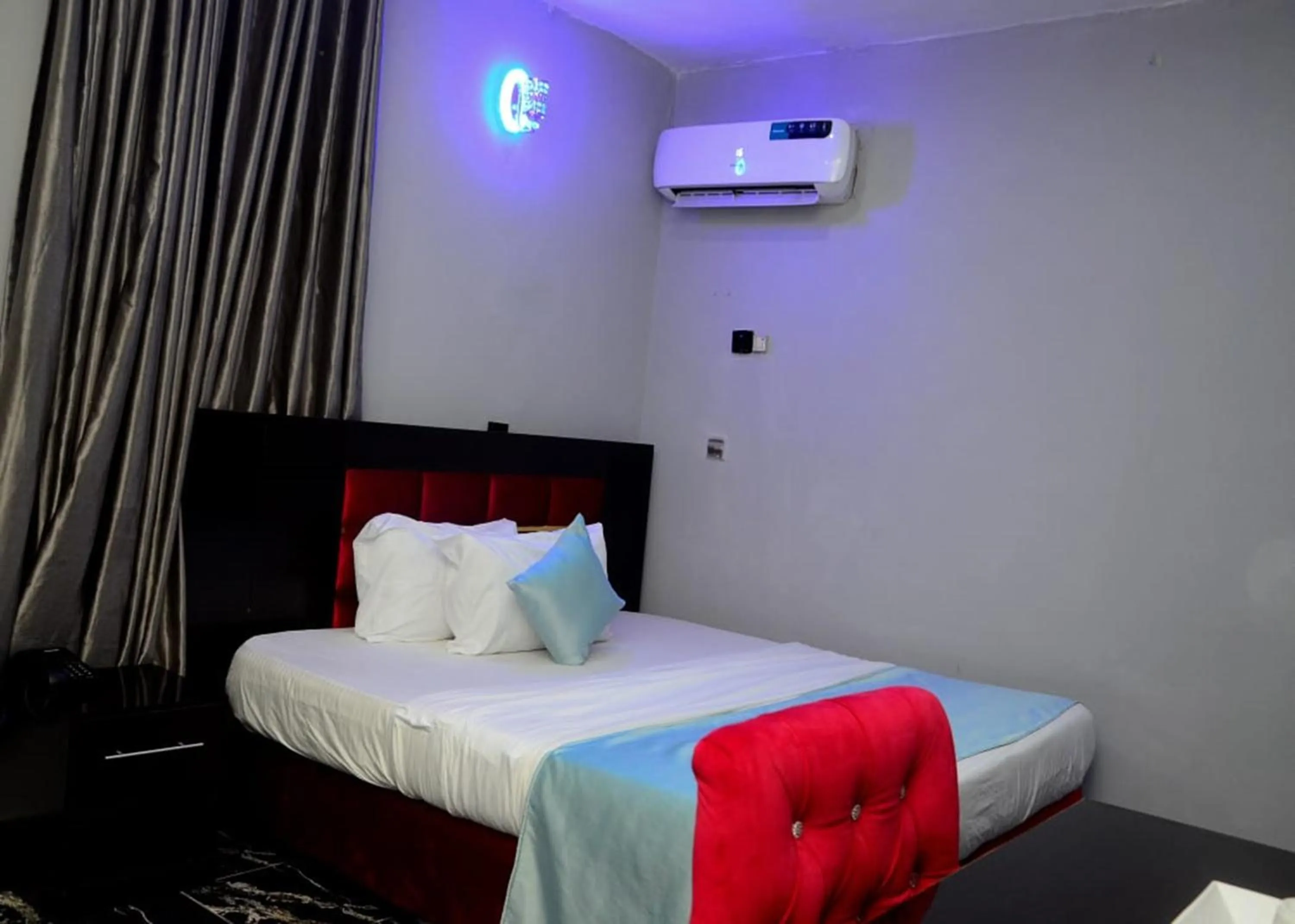 Bedroom in Mountain Top Lodge Hotel