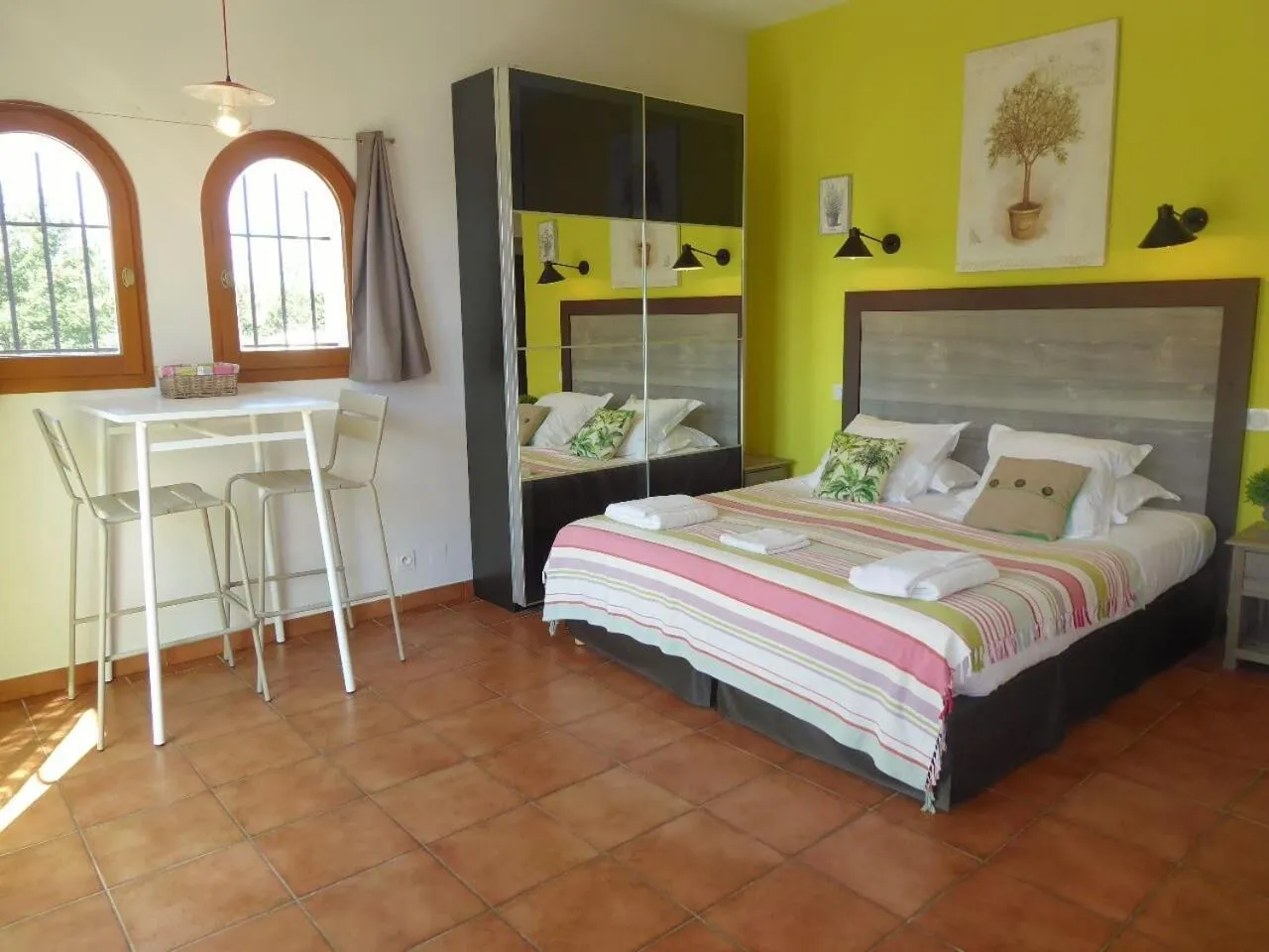 Photo of the whole room, Bed in Mas Picton